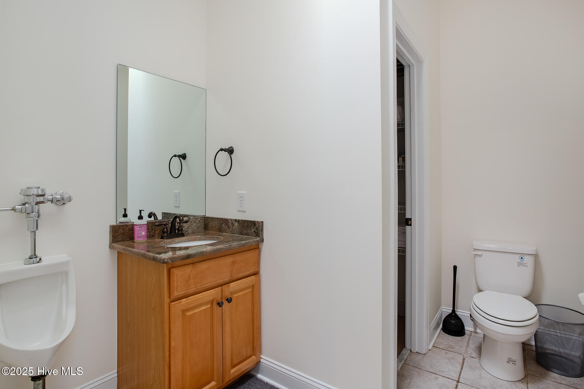 100 Edgewater Lane