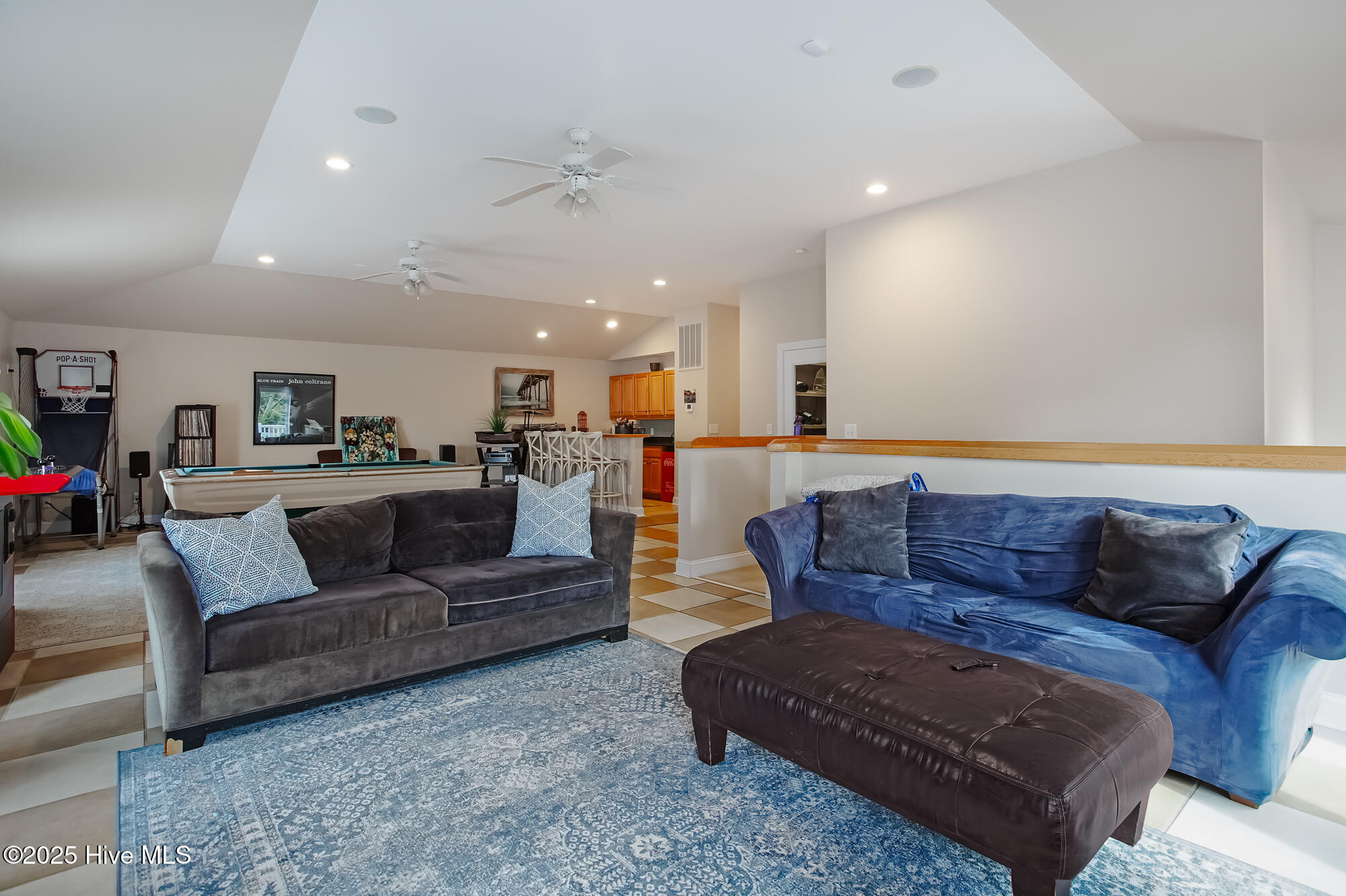 100 Edgewater Lane
