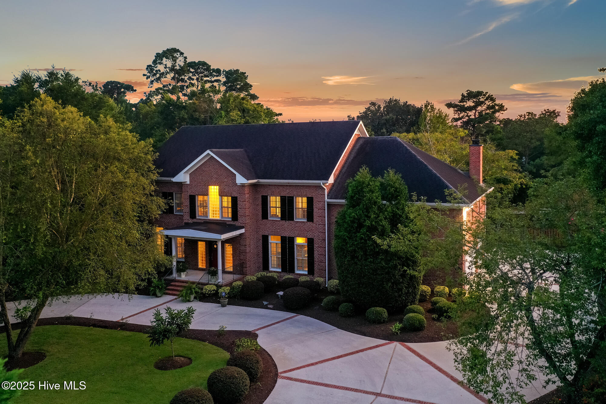 100 Edgewater Lane