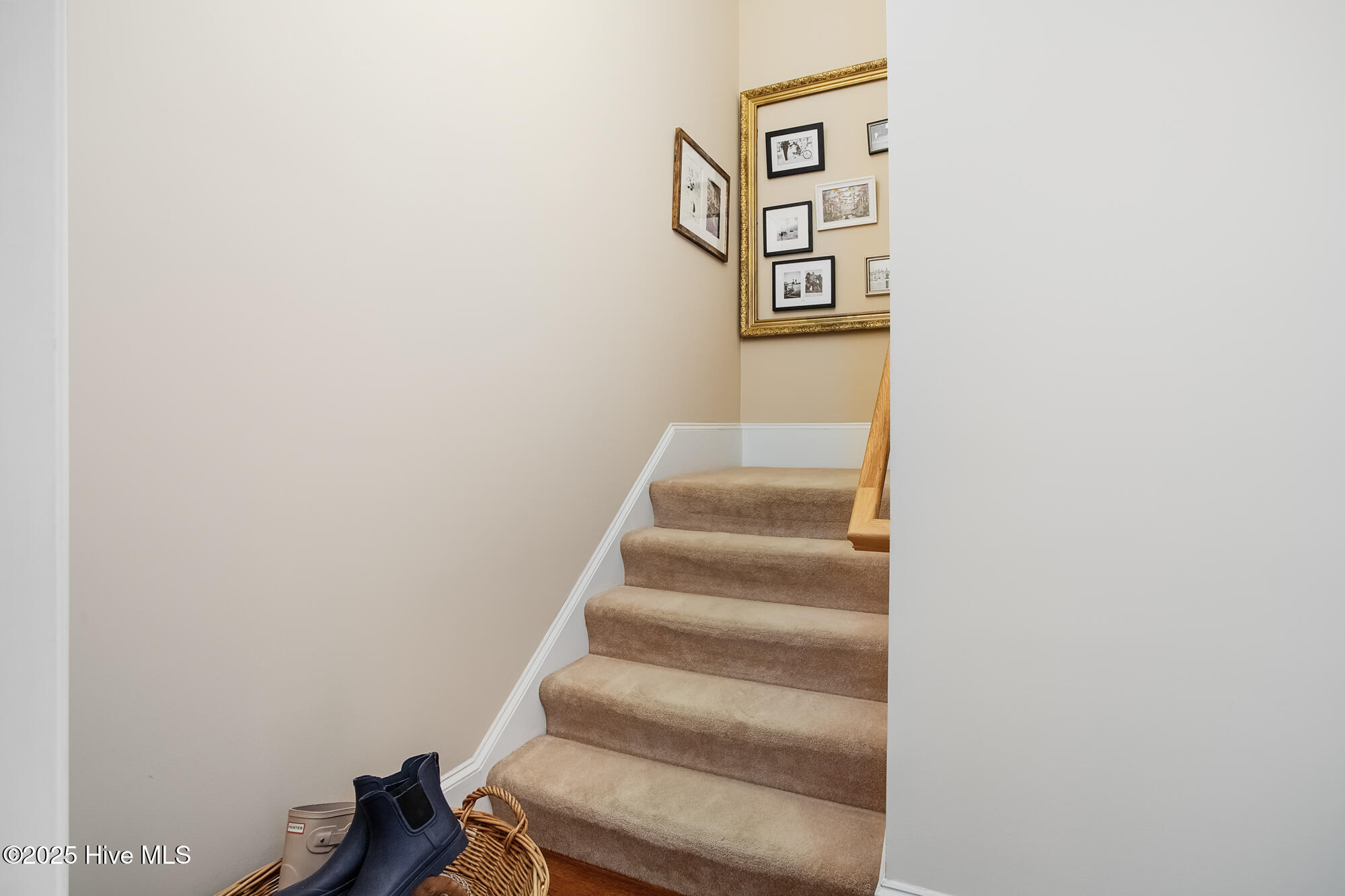 100 Edgewater Lane