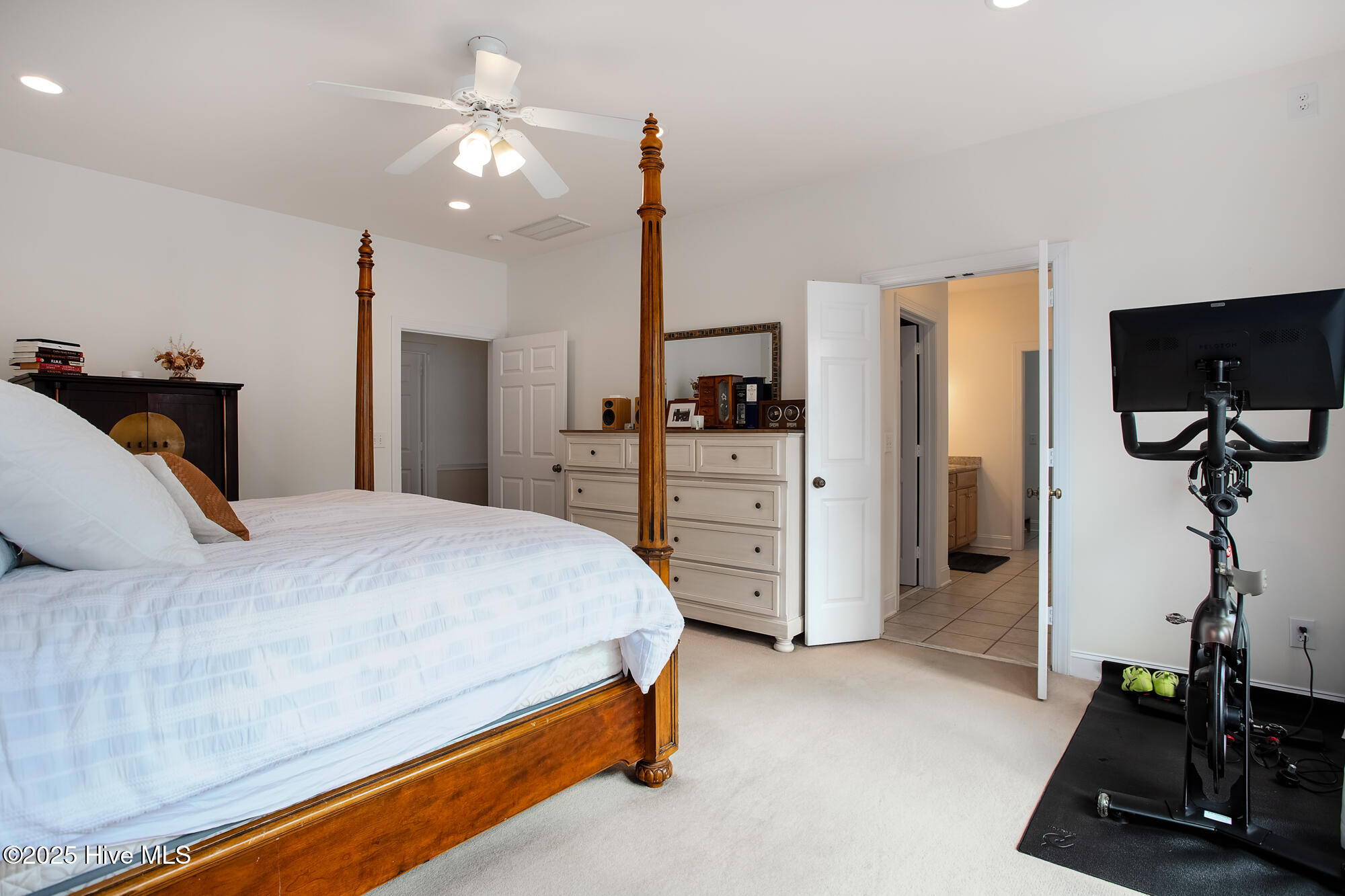 100 Edgewater Lane