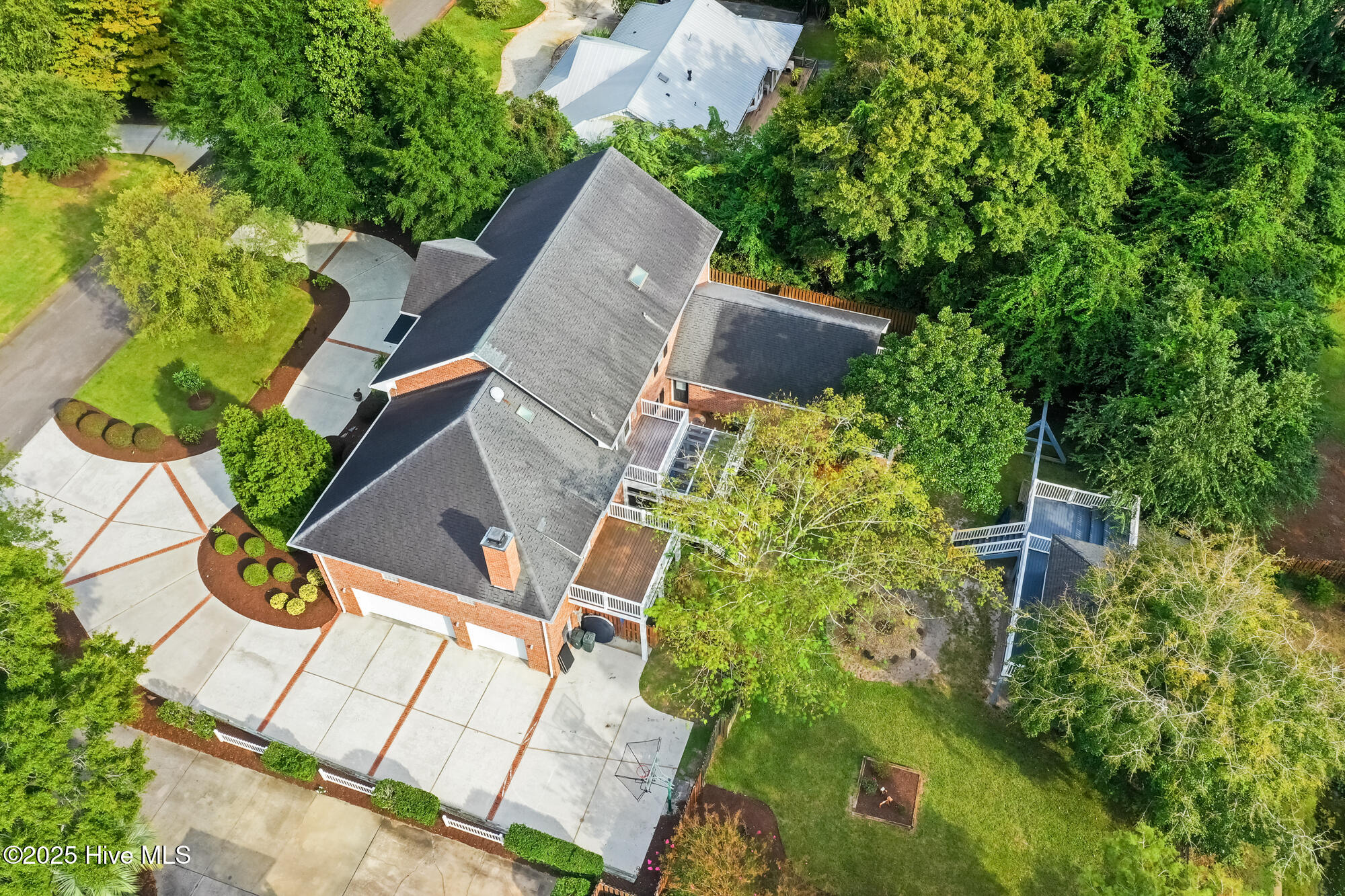 100 Edgewater Lane