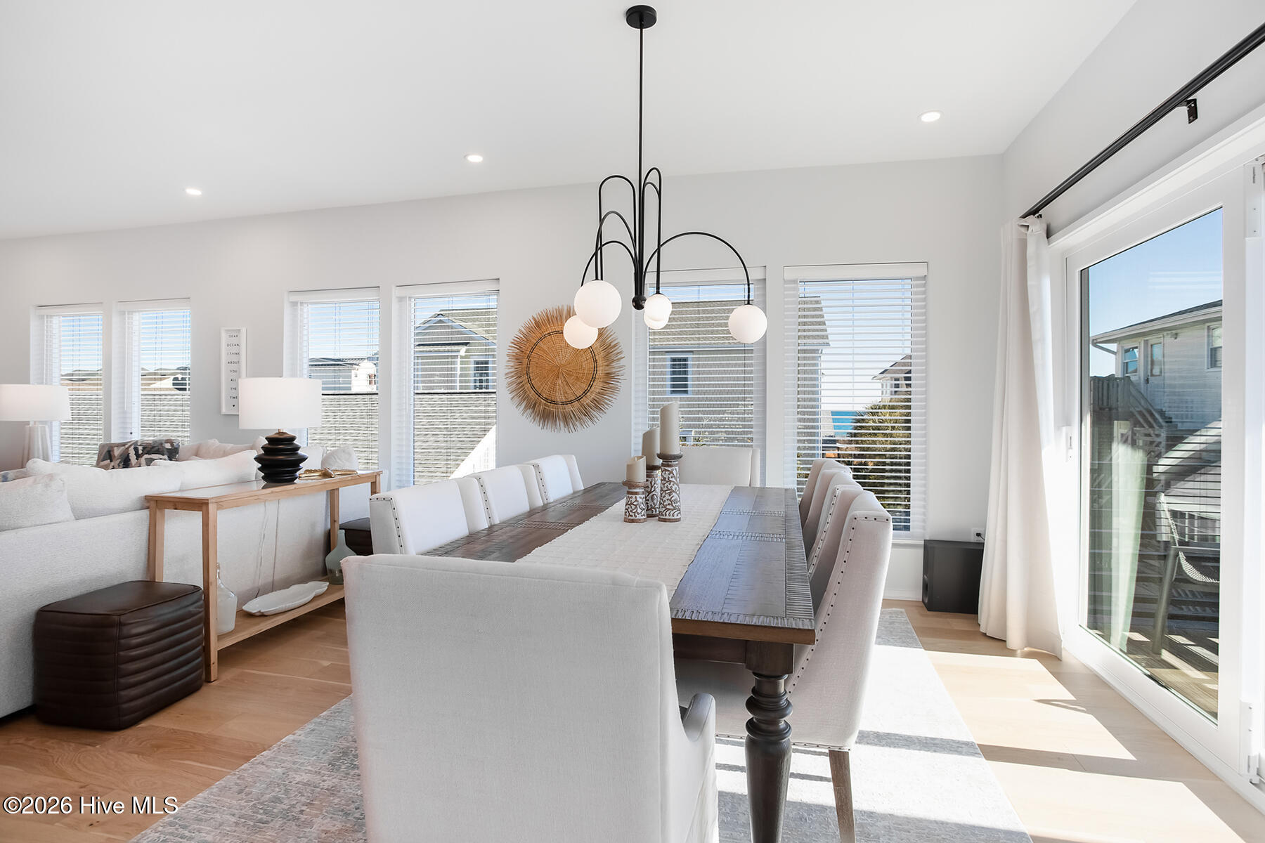 8 E Columbia Street E B