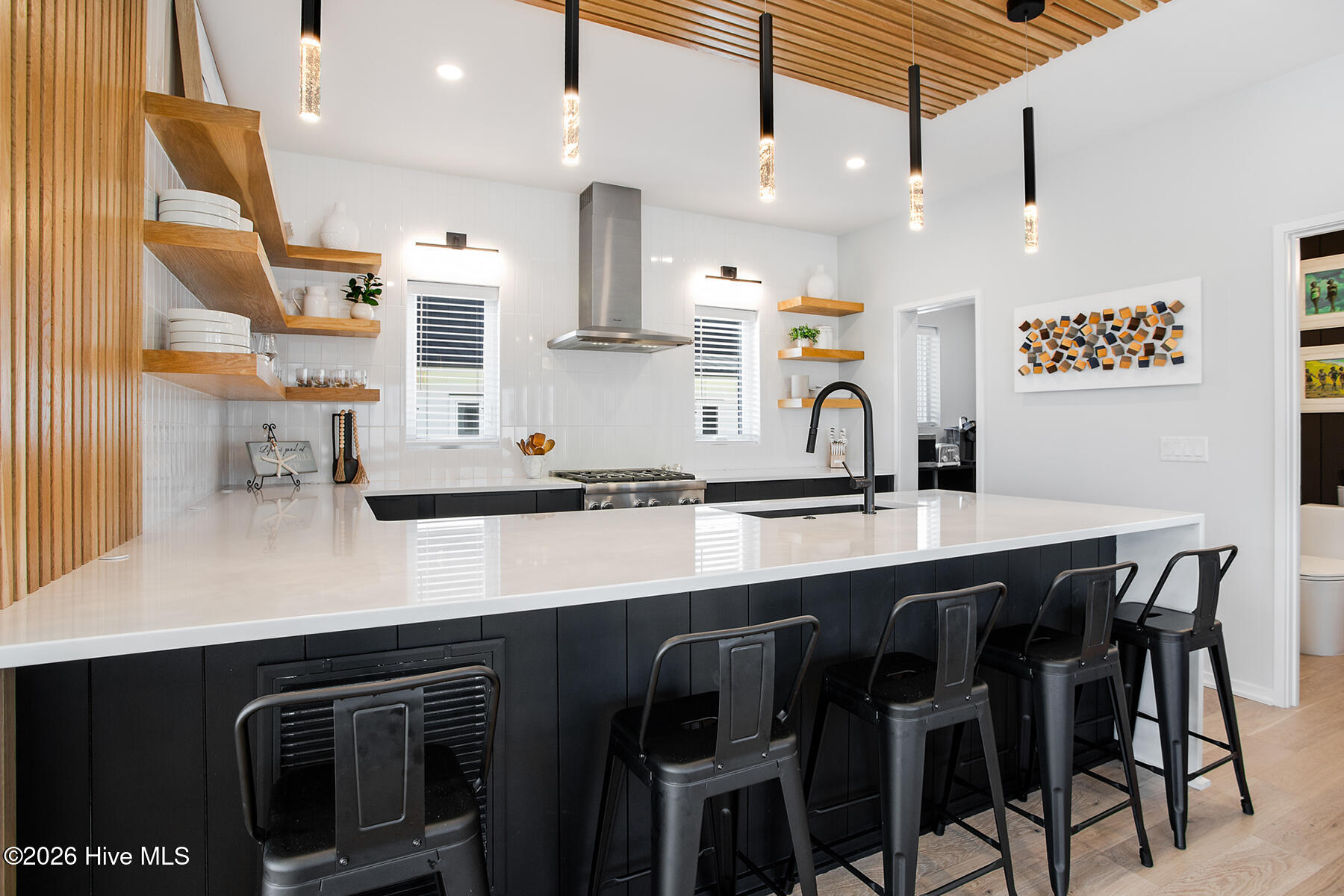 8 E Columbia Street E B