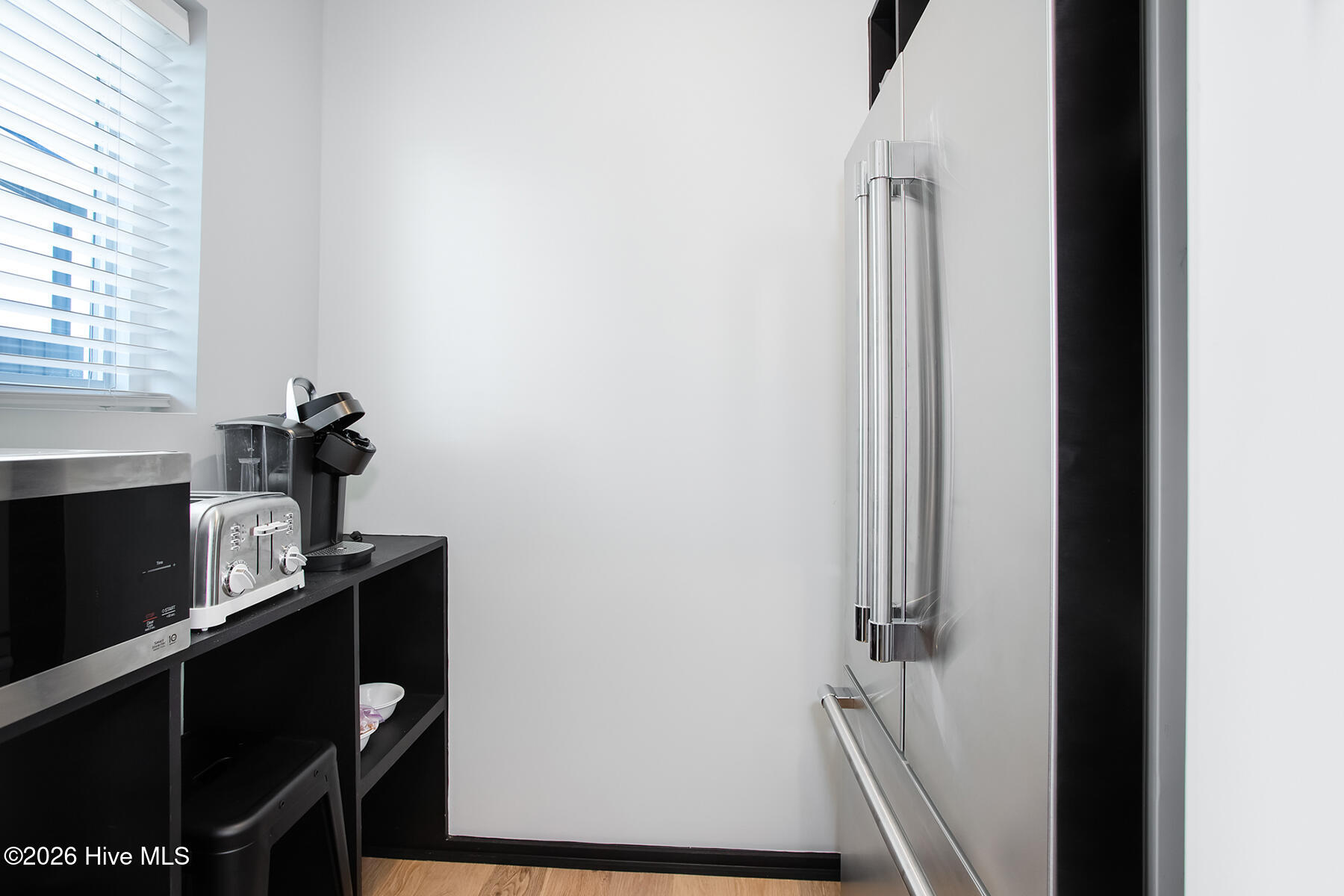 8 E Columbia Street E B