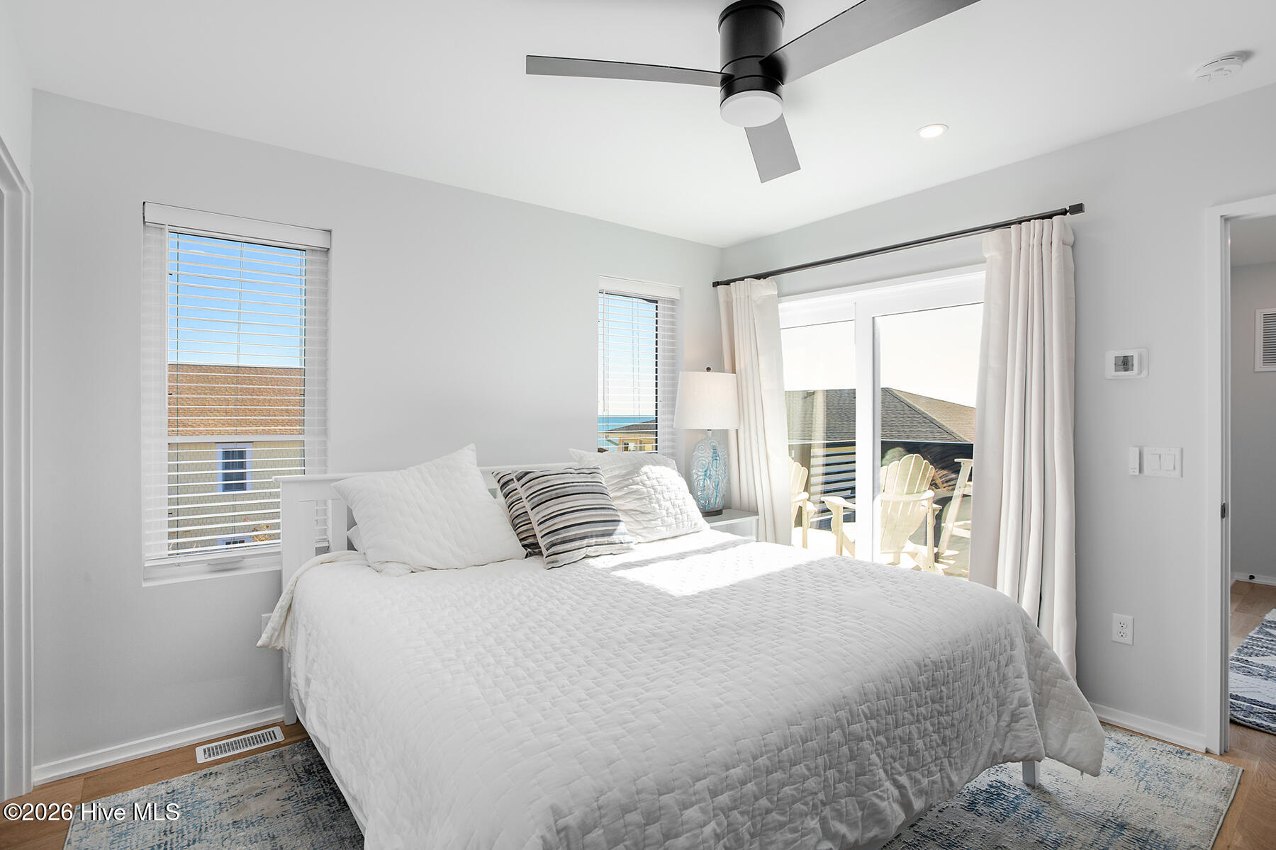 8 E Columbia Street E B