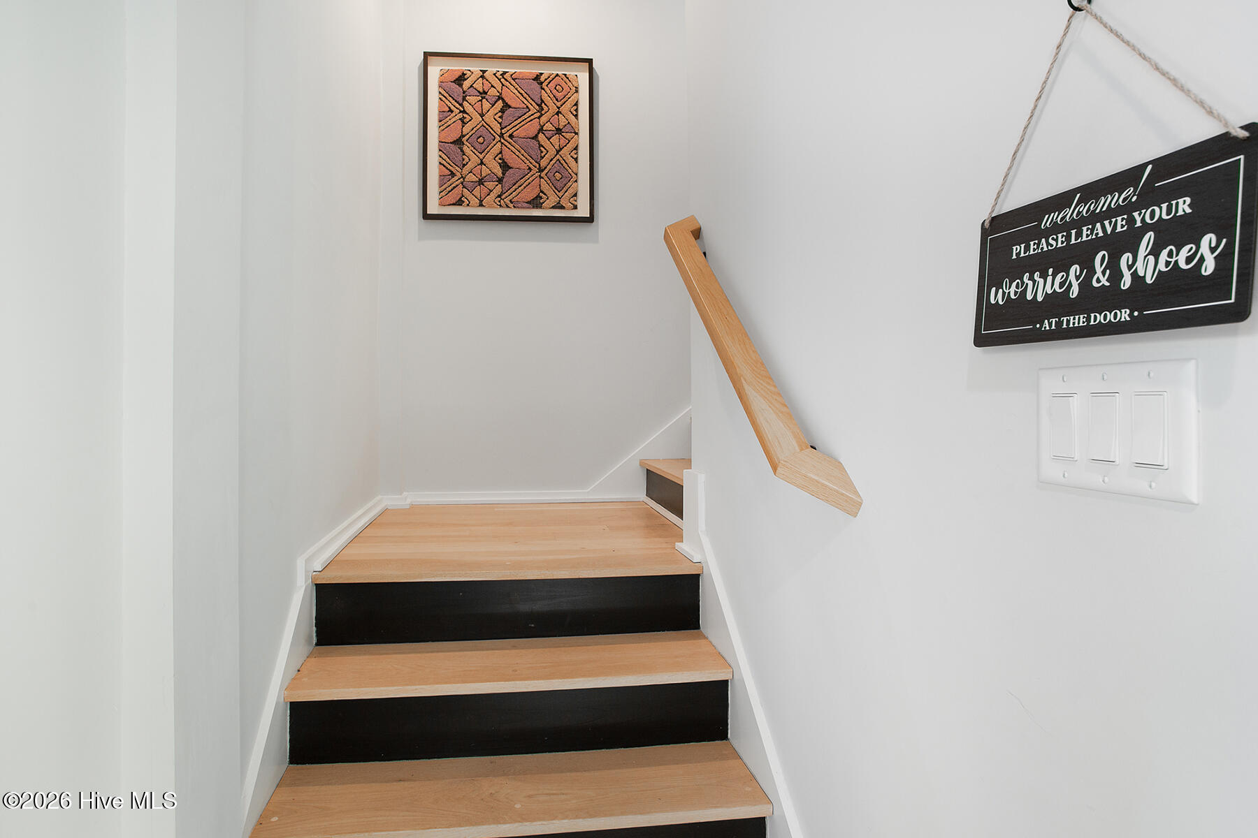 8 E Columbia Street E B