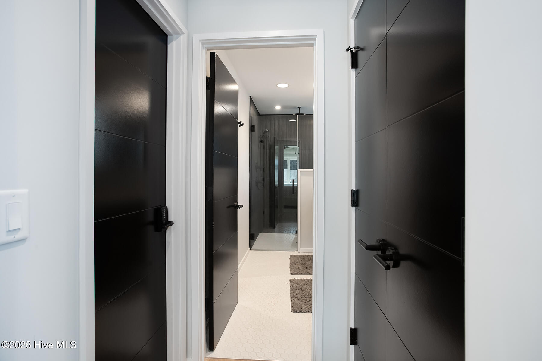 8 E Columbia Street E B