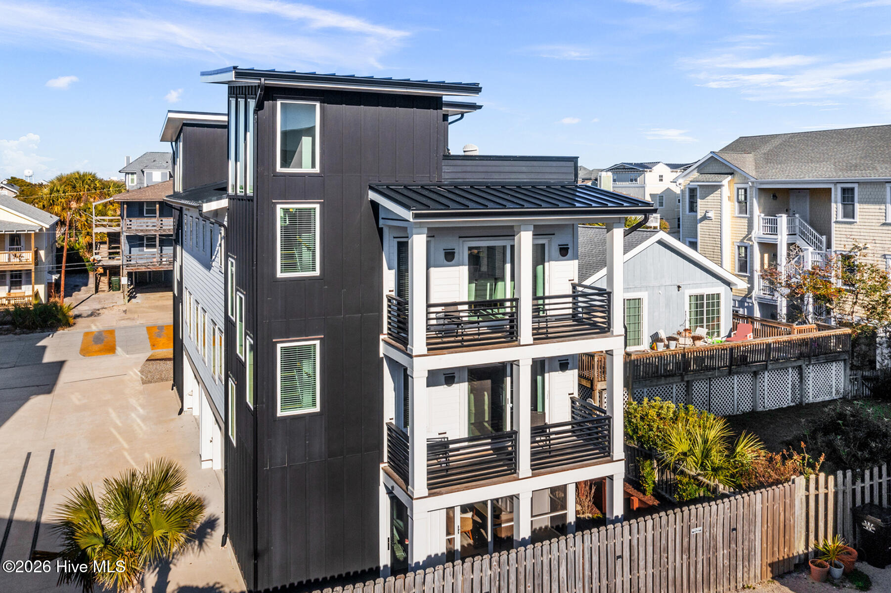 8 E Columbia Street E B