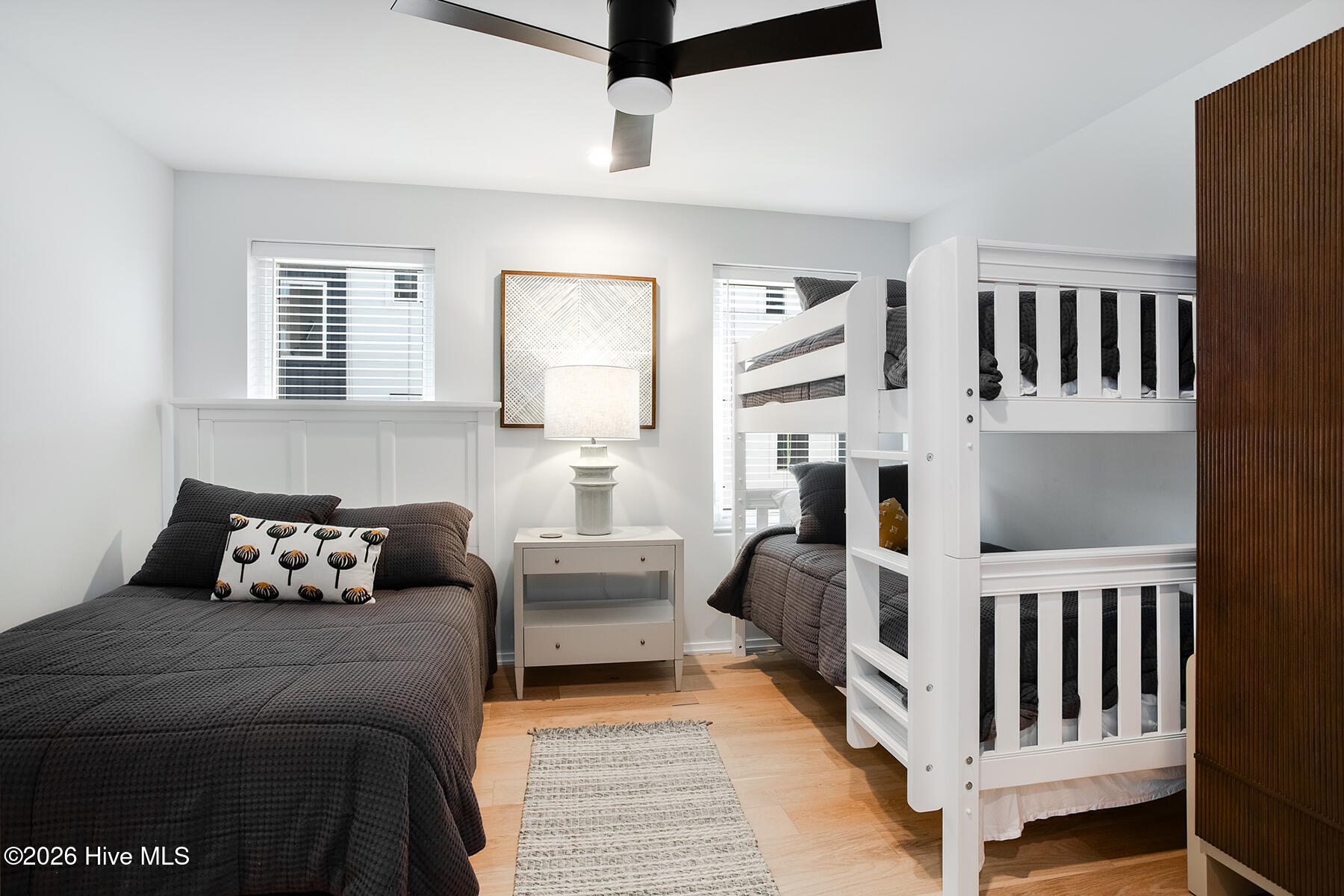 8 E Columbia Street E B