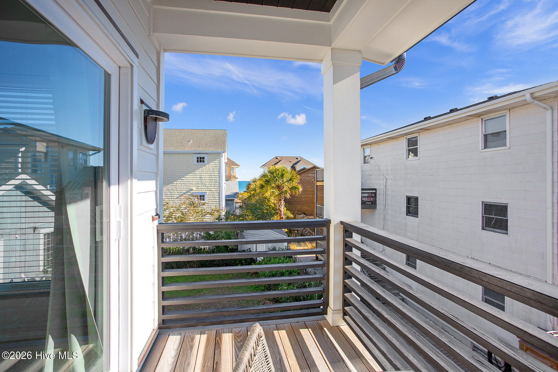 8 E Columbia Street E B