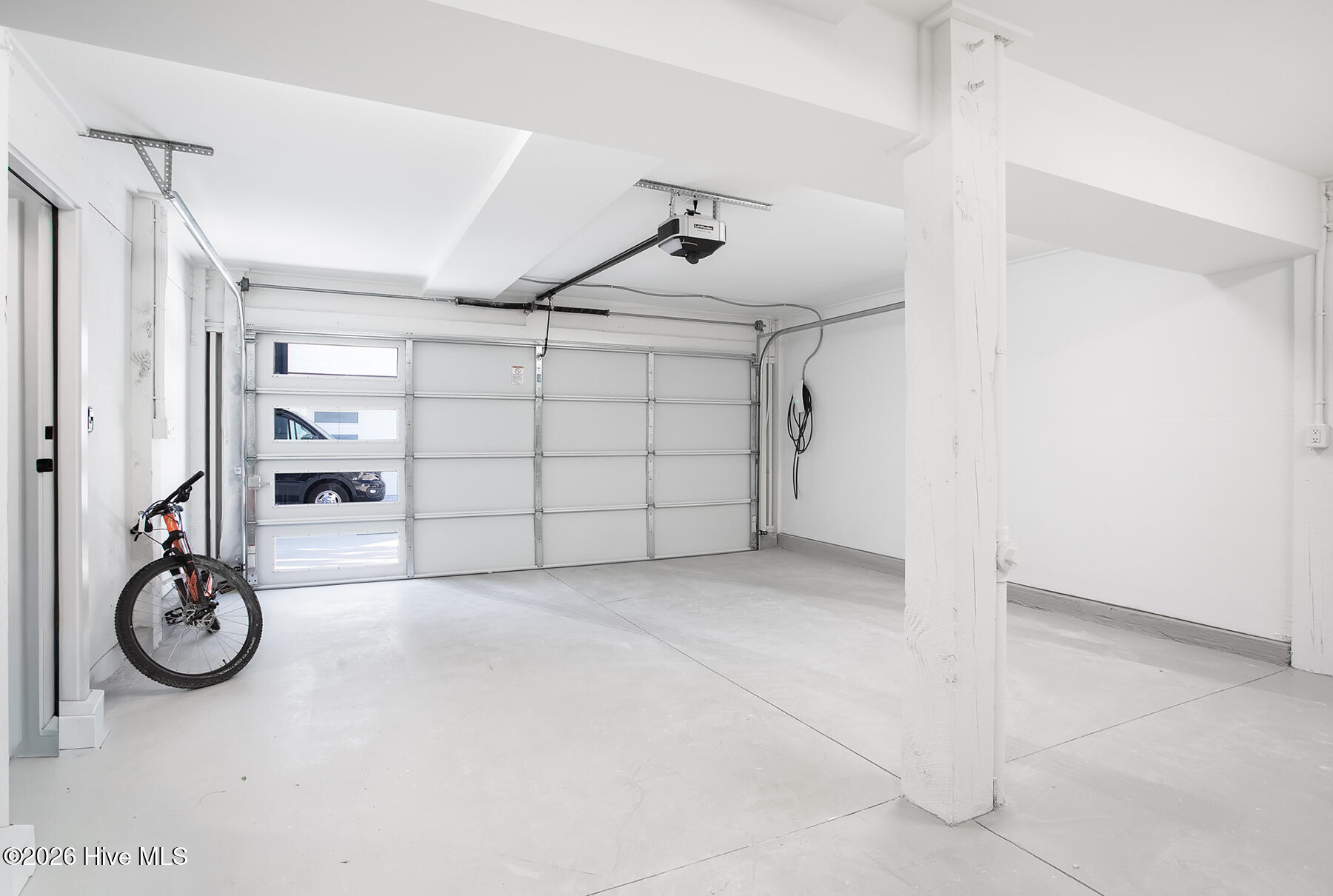 8 E Columbia Street E B