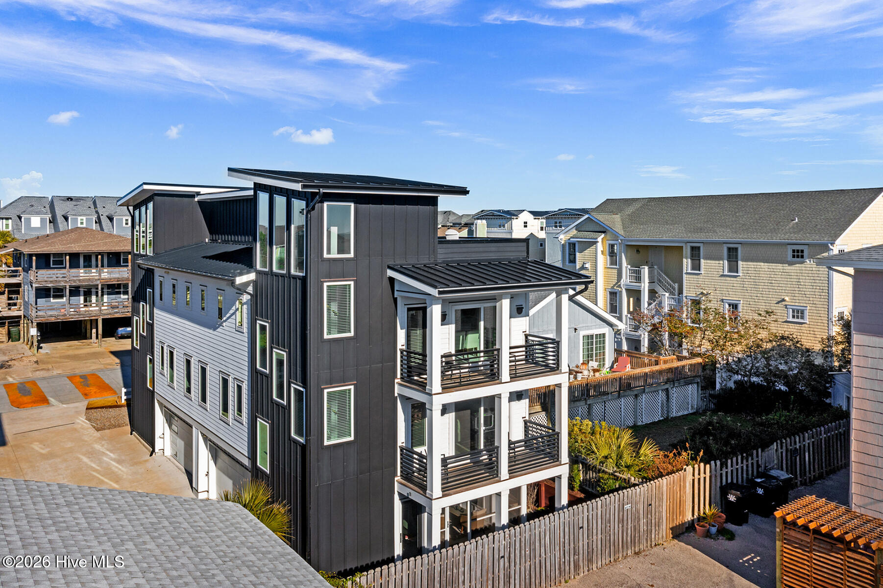 8 E Columbia Street E B