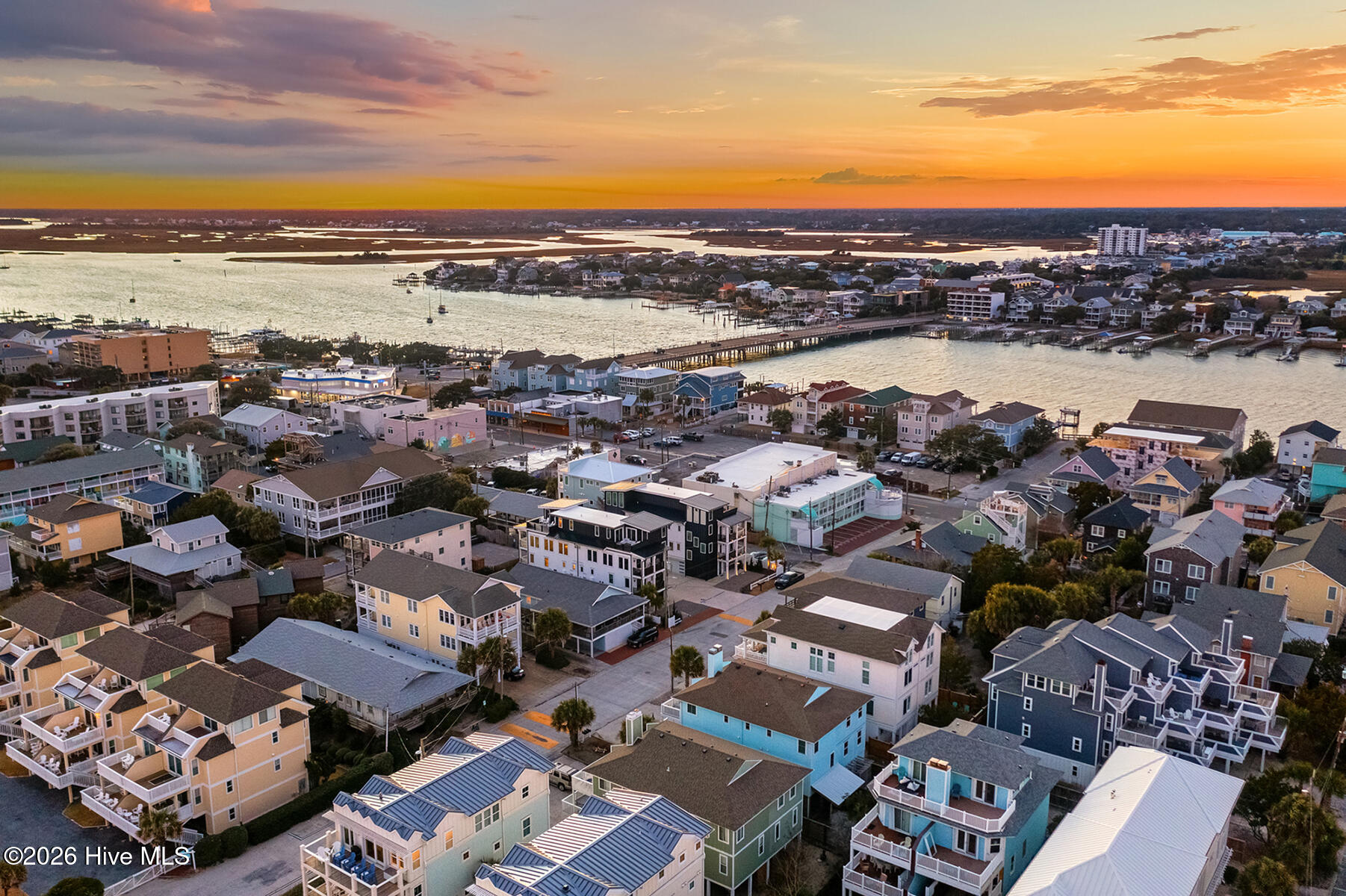 8 E Columbia Street E B