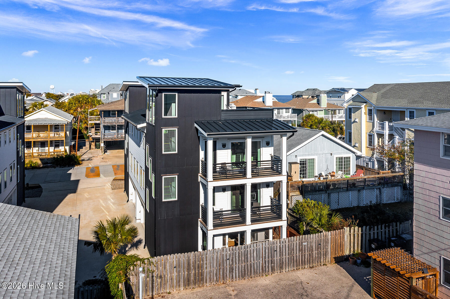 8 E Columbia Street E B
