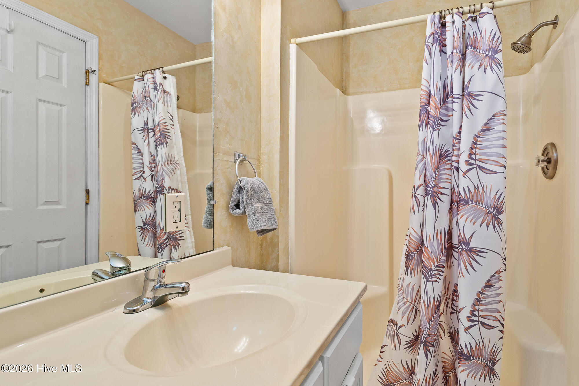 612 N Carolina Beach Avenue N Unit: Unit 3a