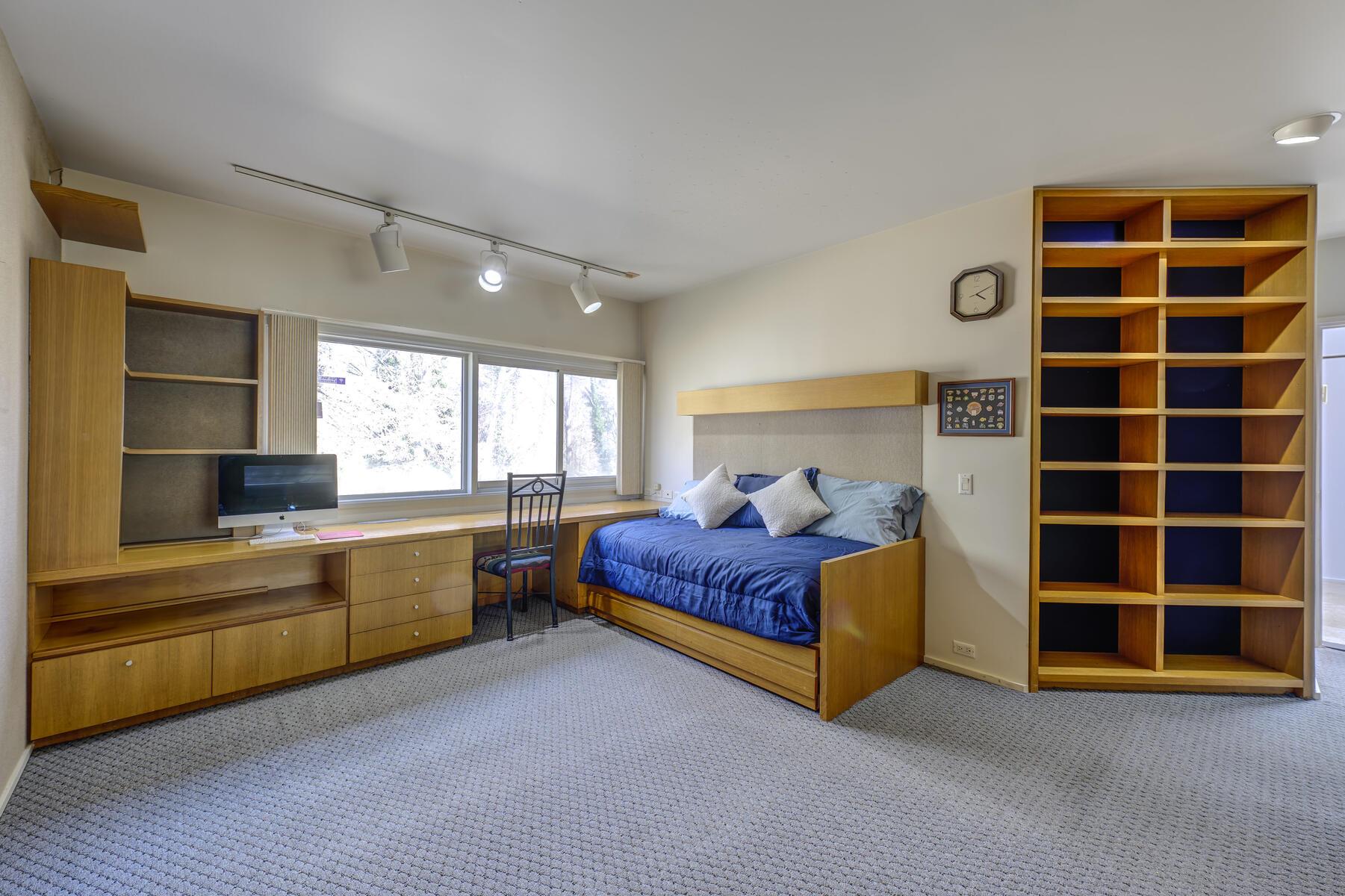 3 Paddock Court