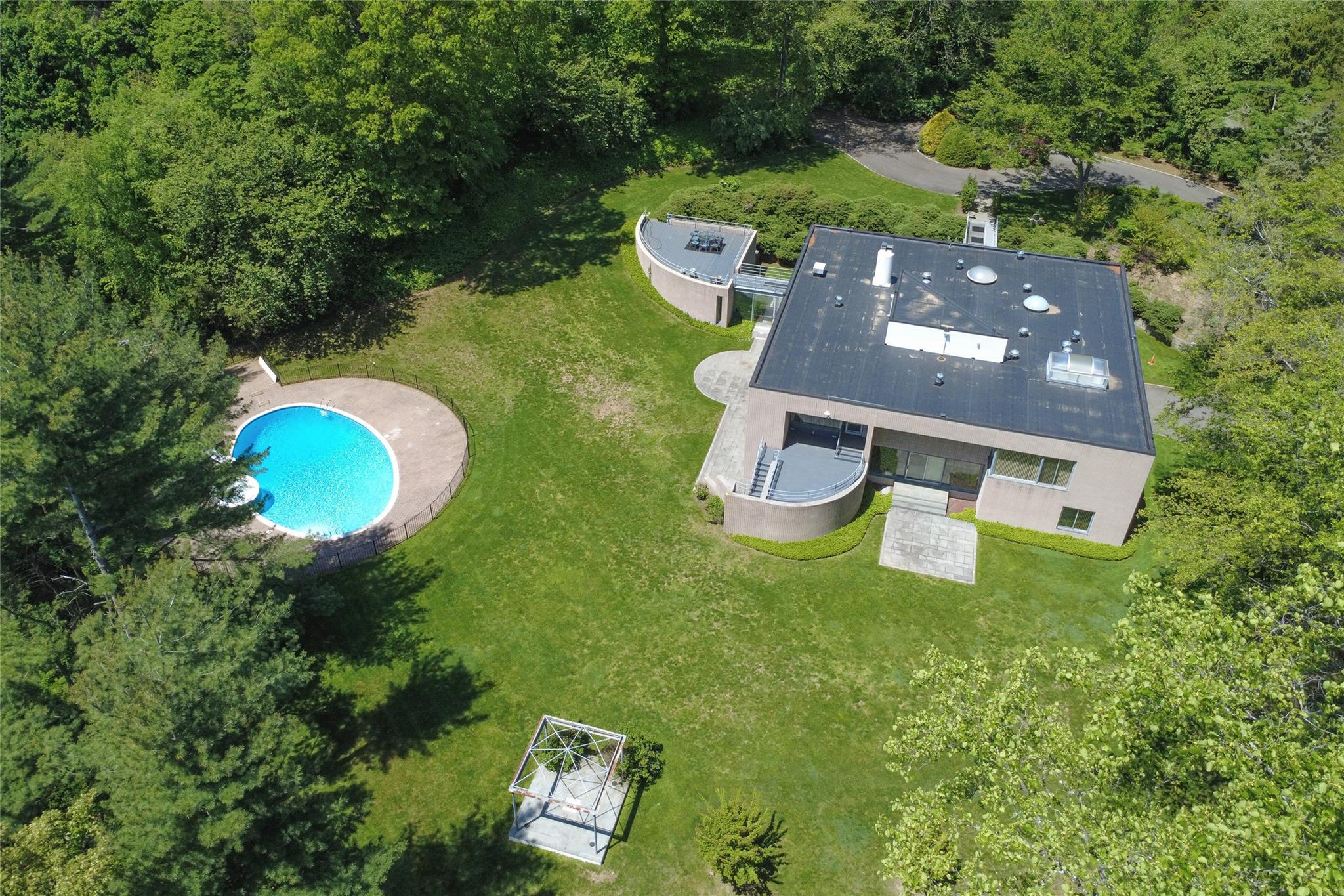 3 Paddock Court