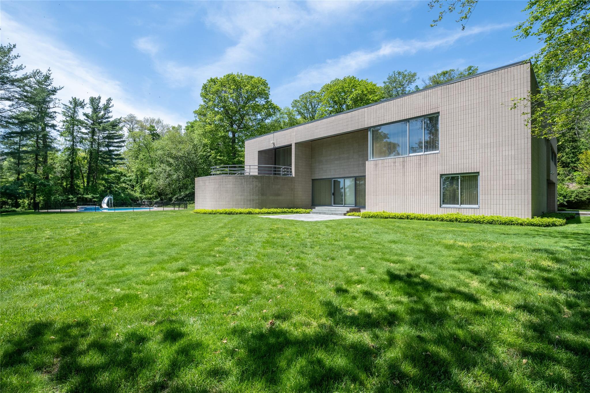 3 Paddock Court