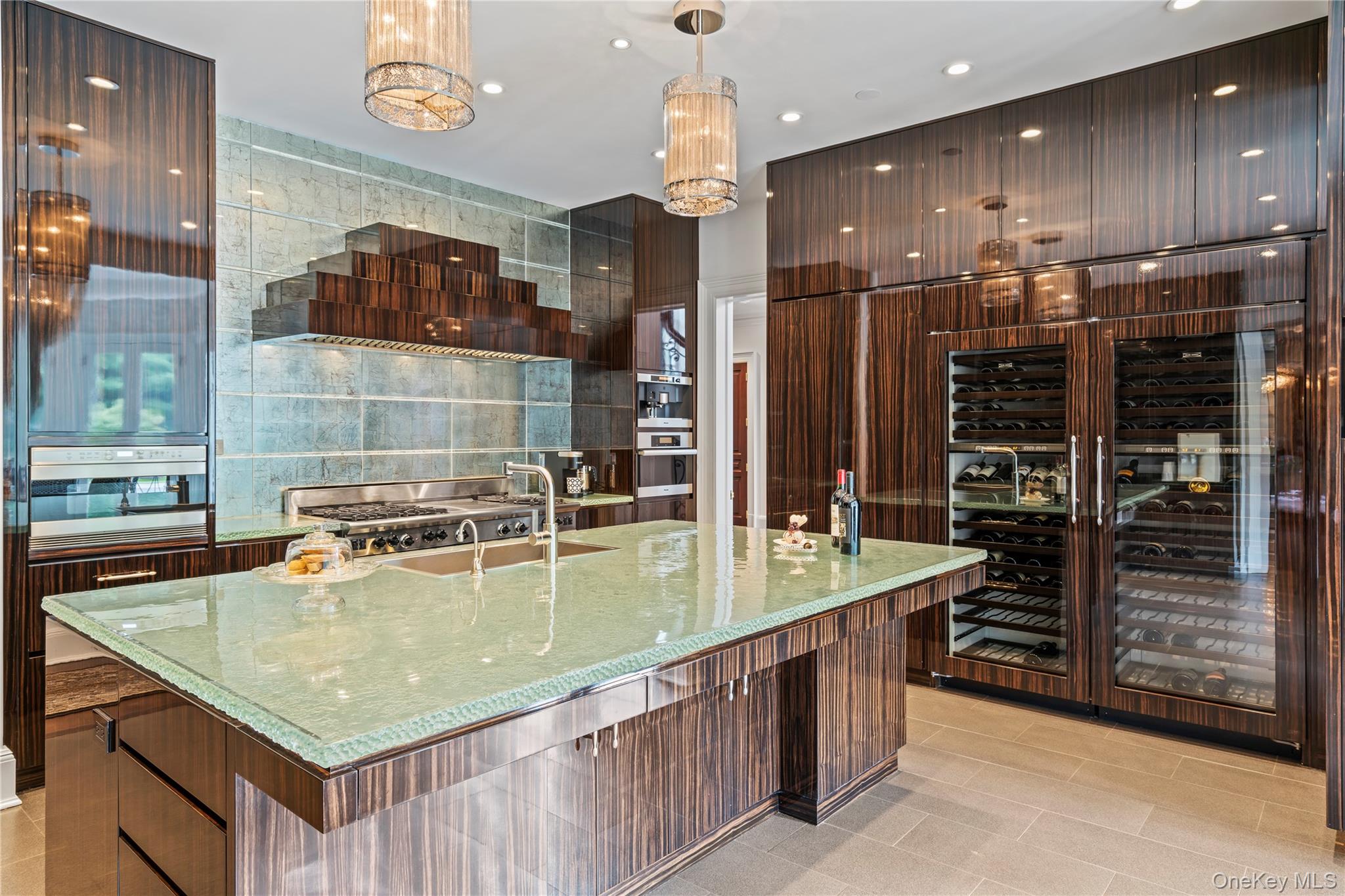 8 Vista Lane