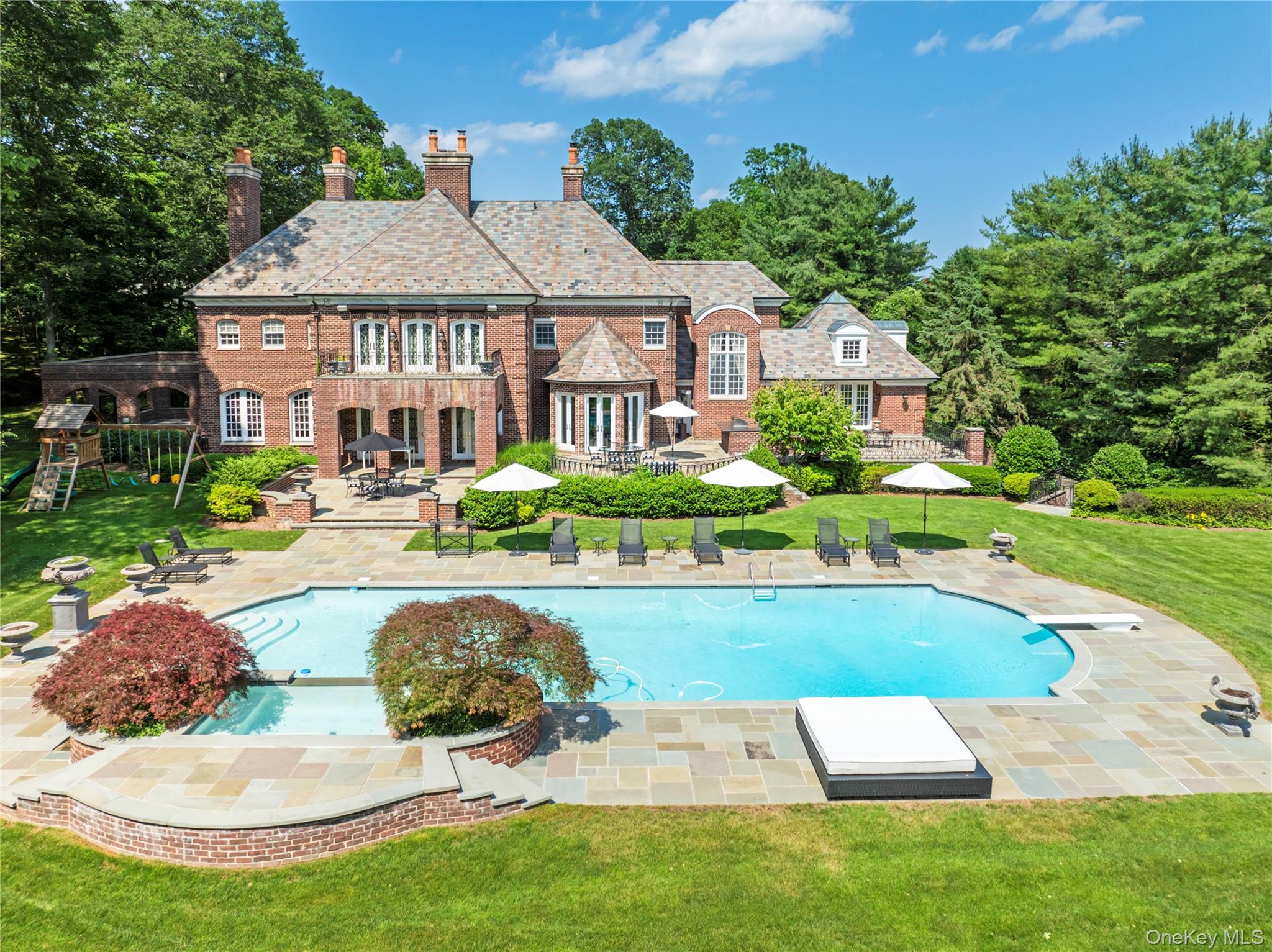 8 Vista Lane