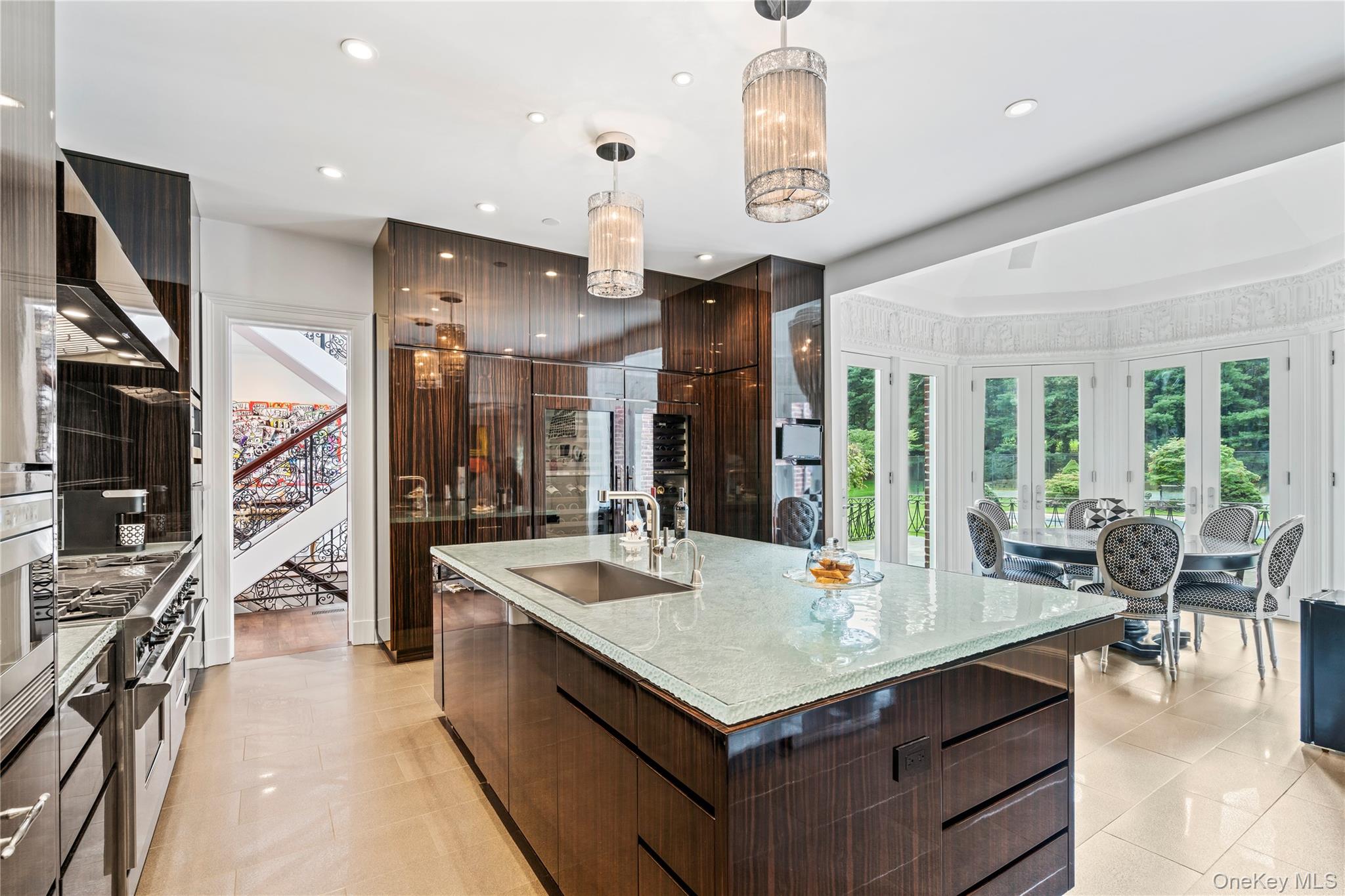8 Vista Lane