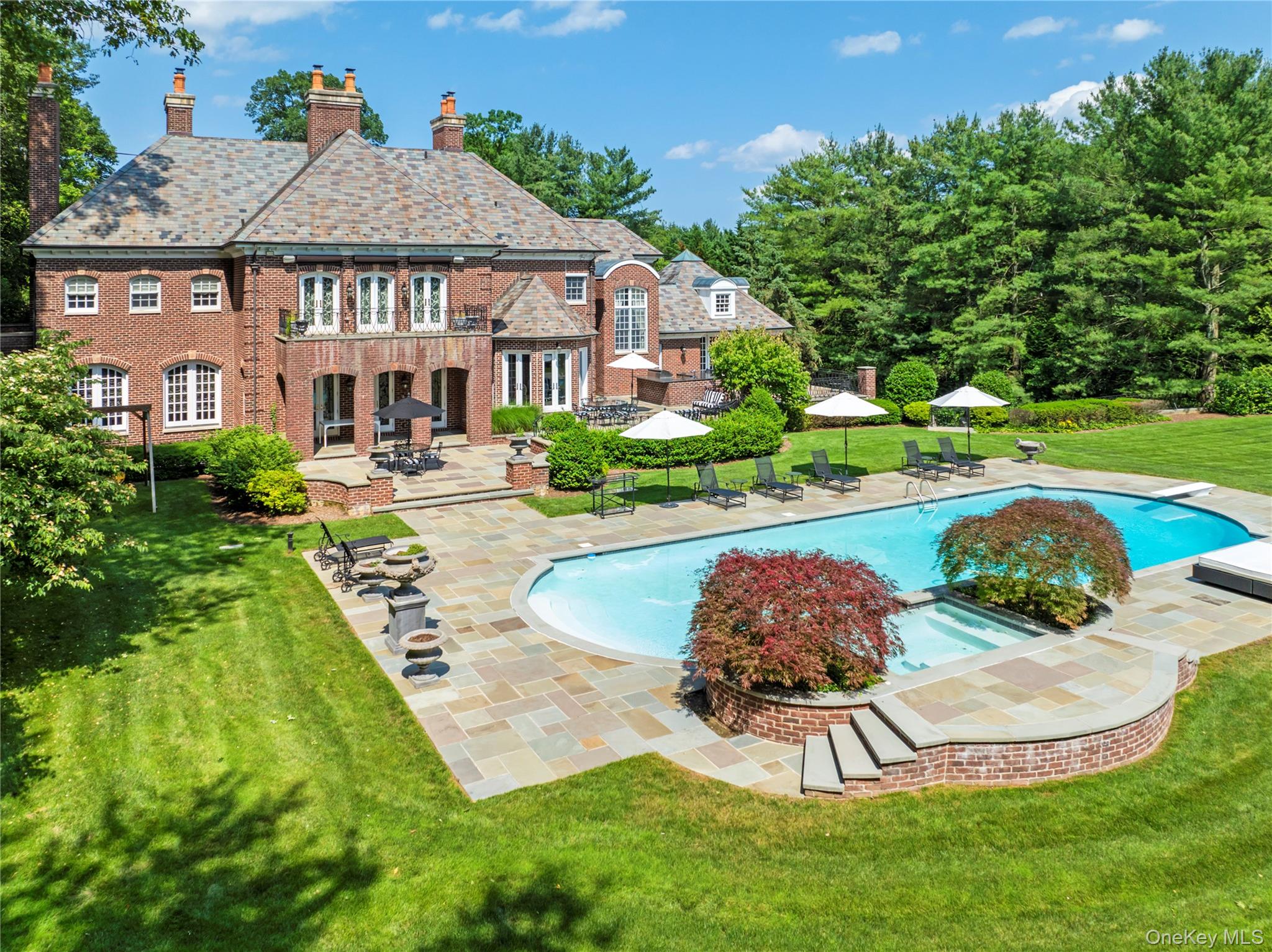 8 Vista Lane