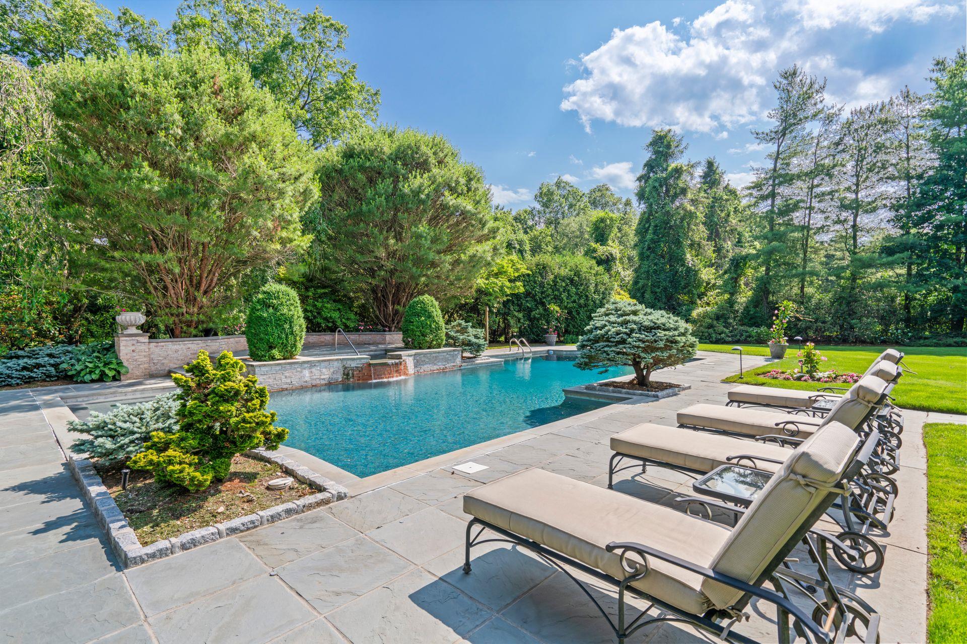 8 High Meadow Court