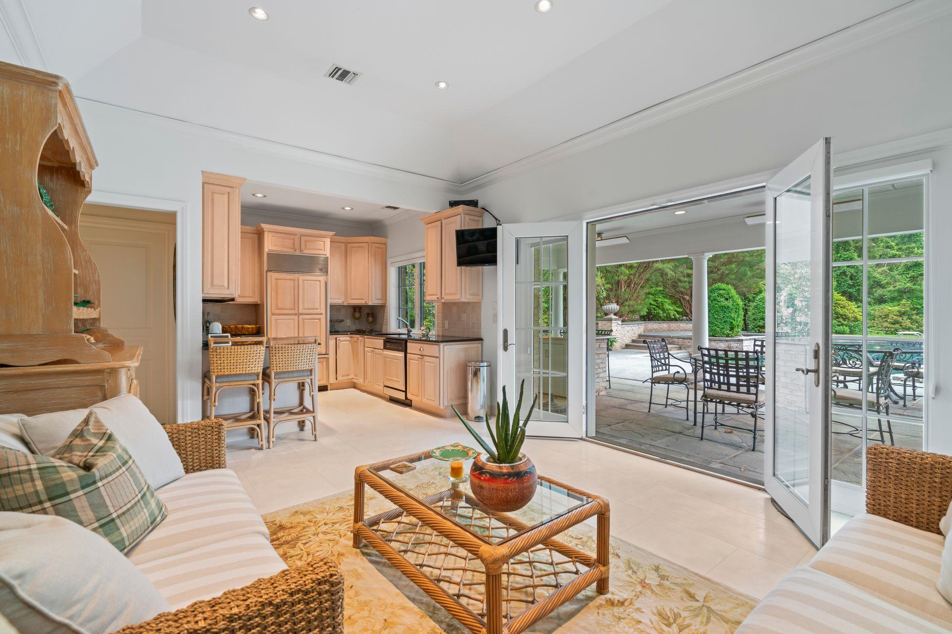 8 High Meadow Court