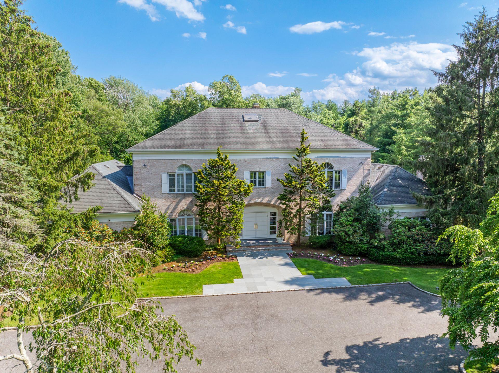 8 High Meadow Court