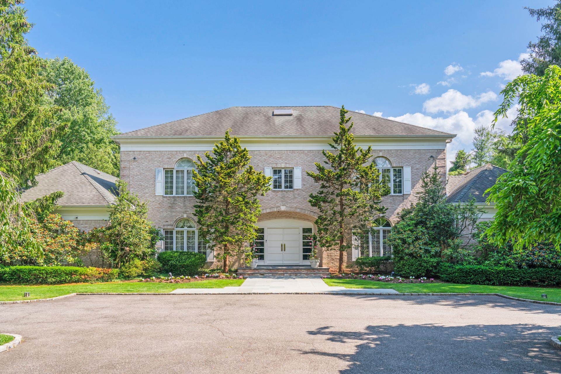 8 High Meadow Court