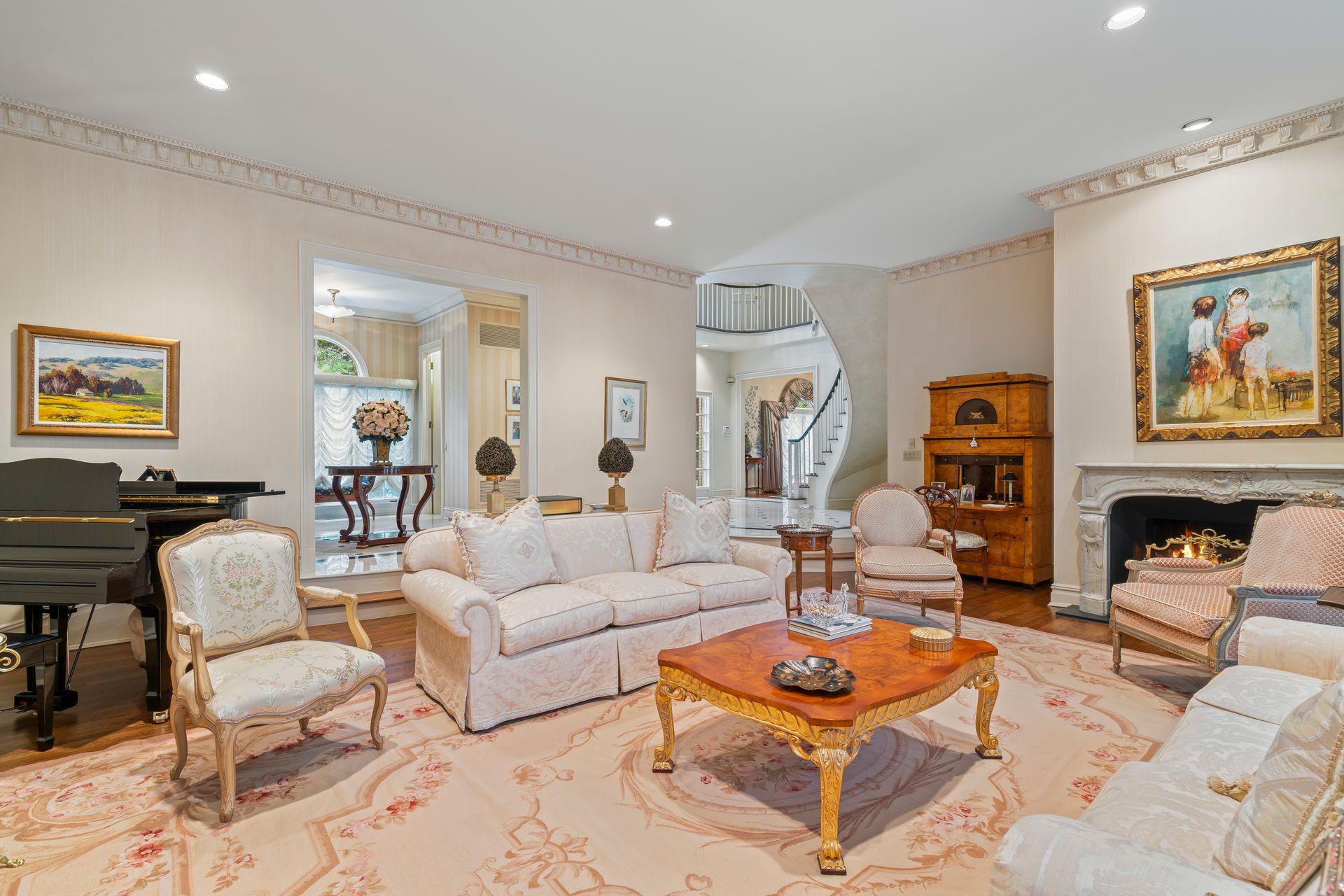8 High Meadow Court