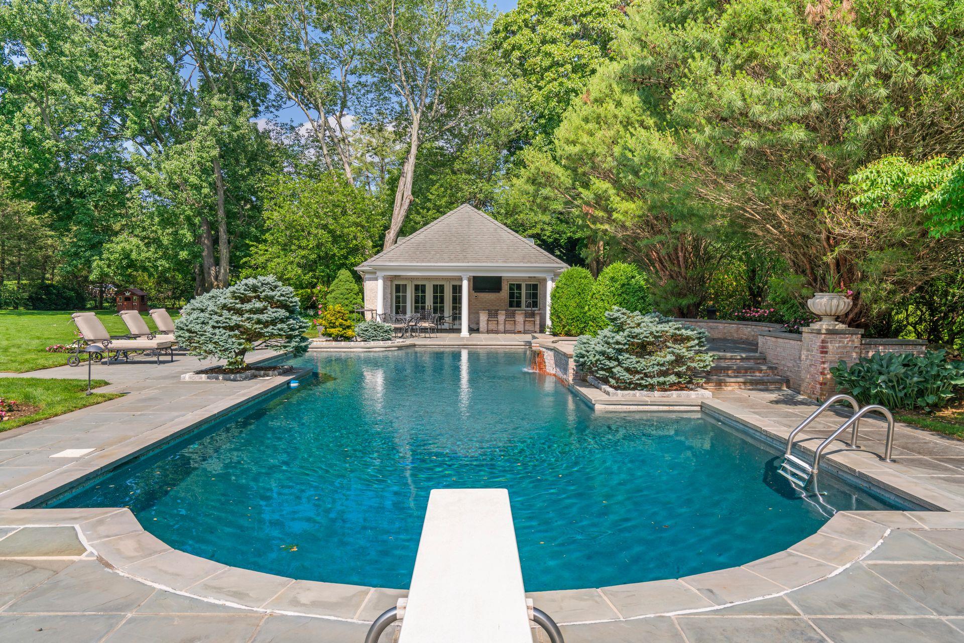 8 High Meadow Court