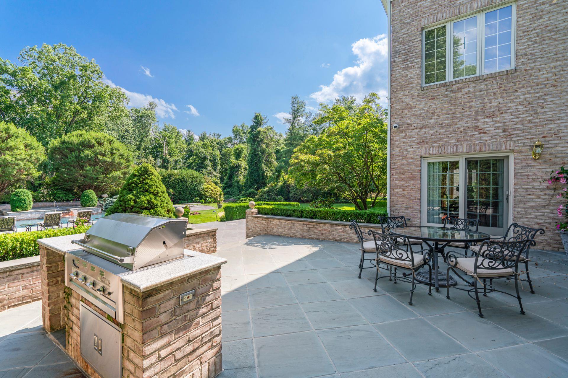 8 High Meadow Court