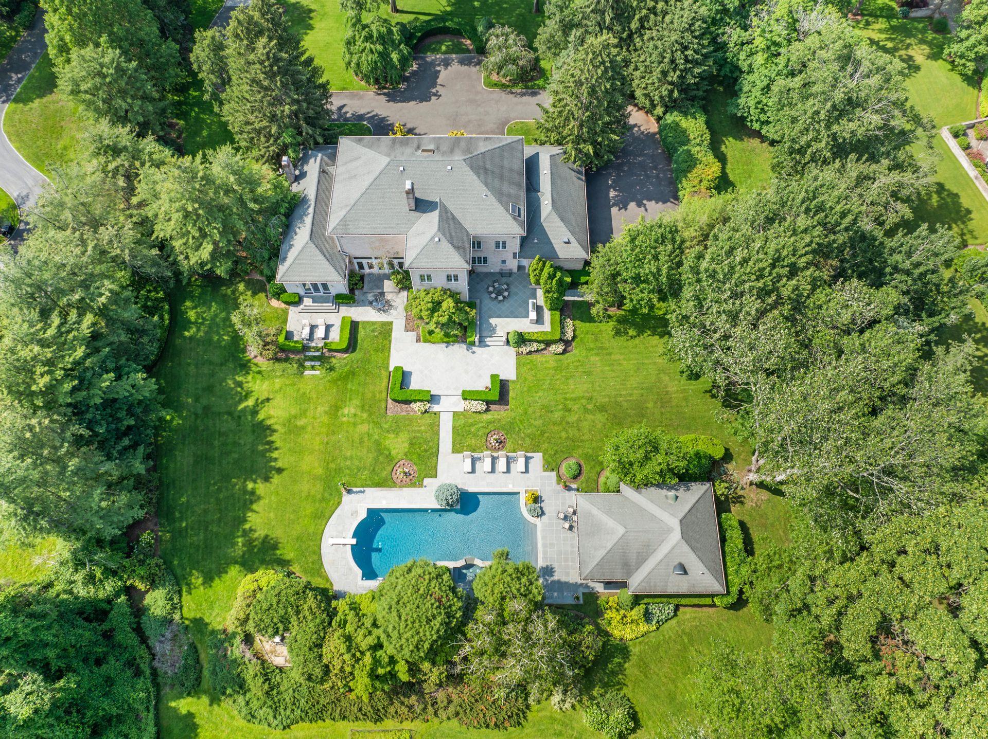8 High Meadow Court