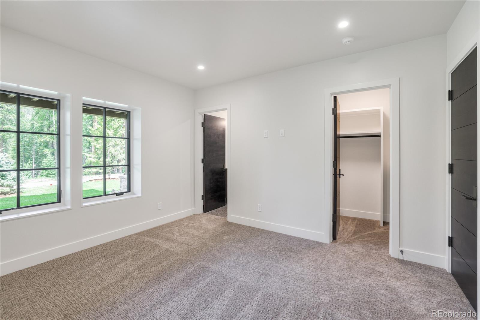 90 W Trade Court