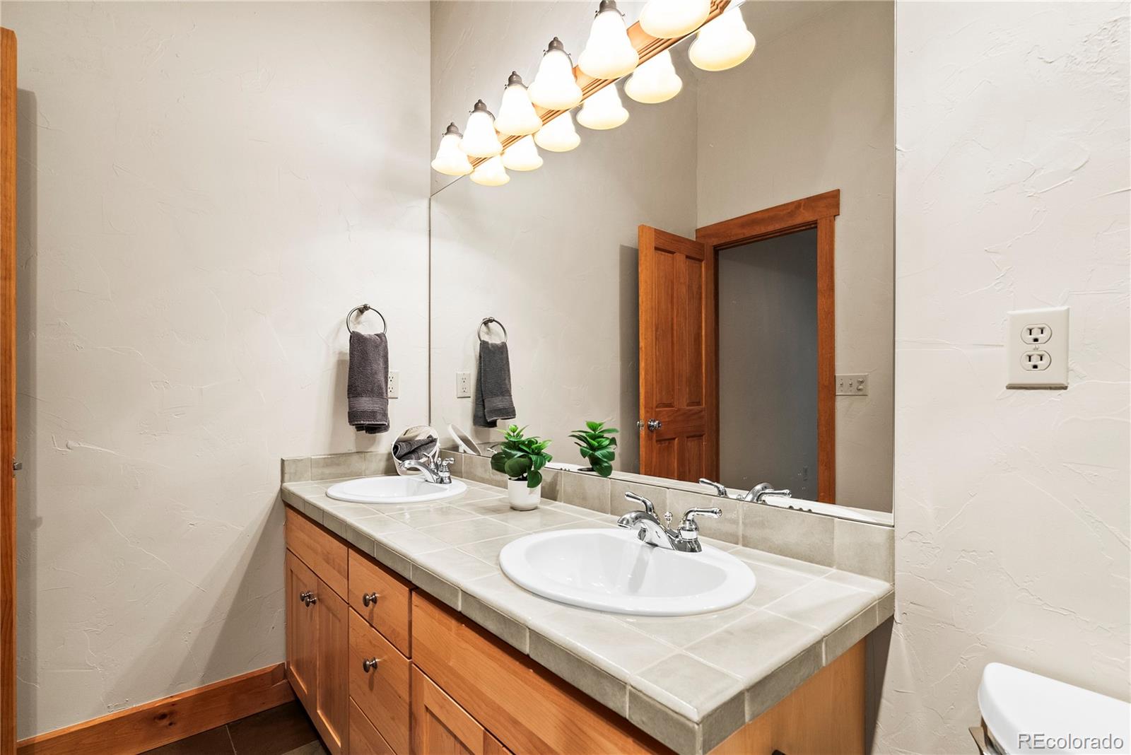 104 Ensign Drive Unit: A