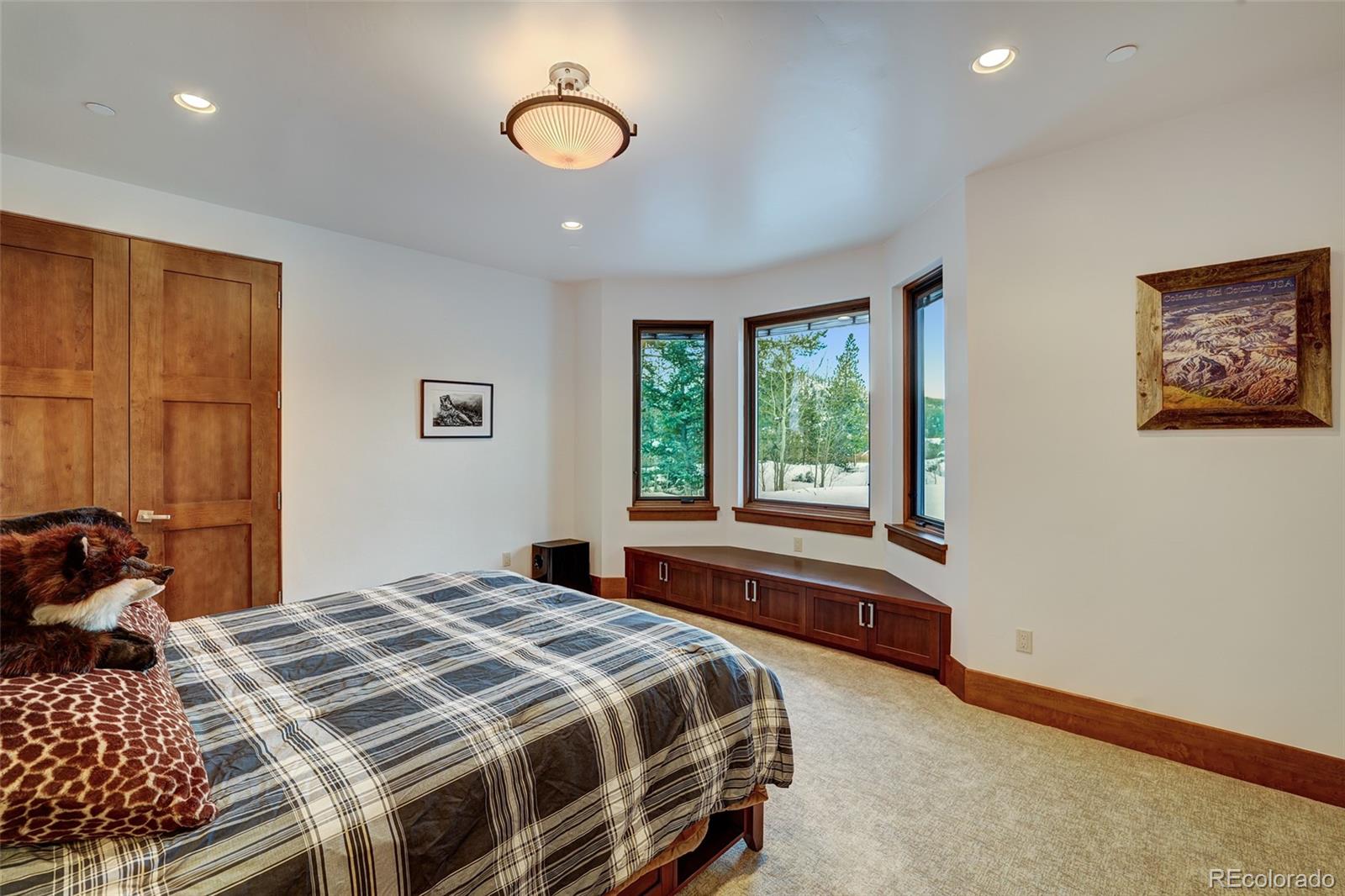 219 Glen Eagle Loop
