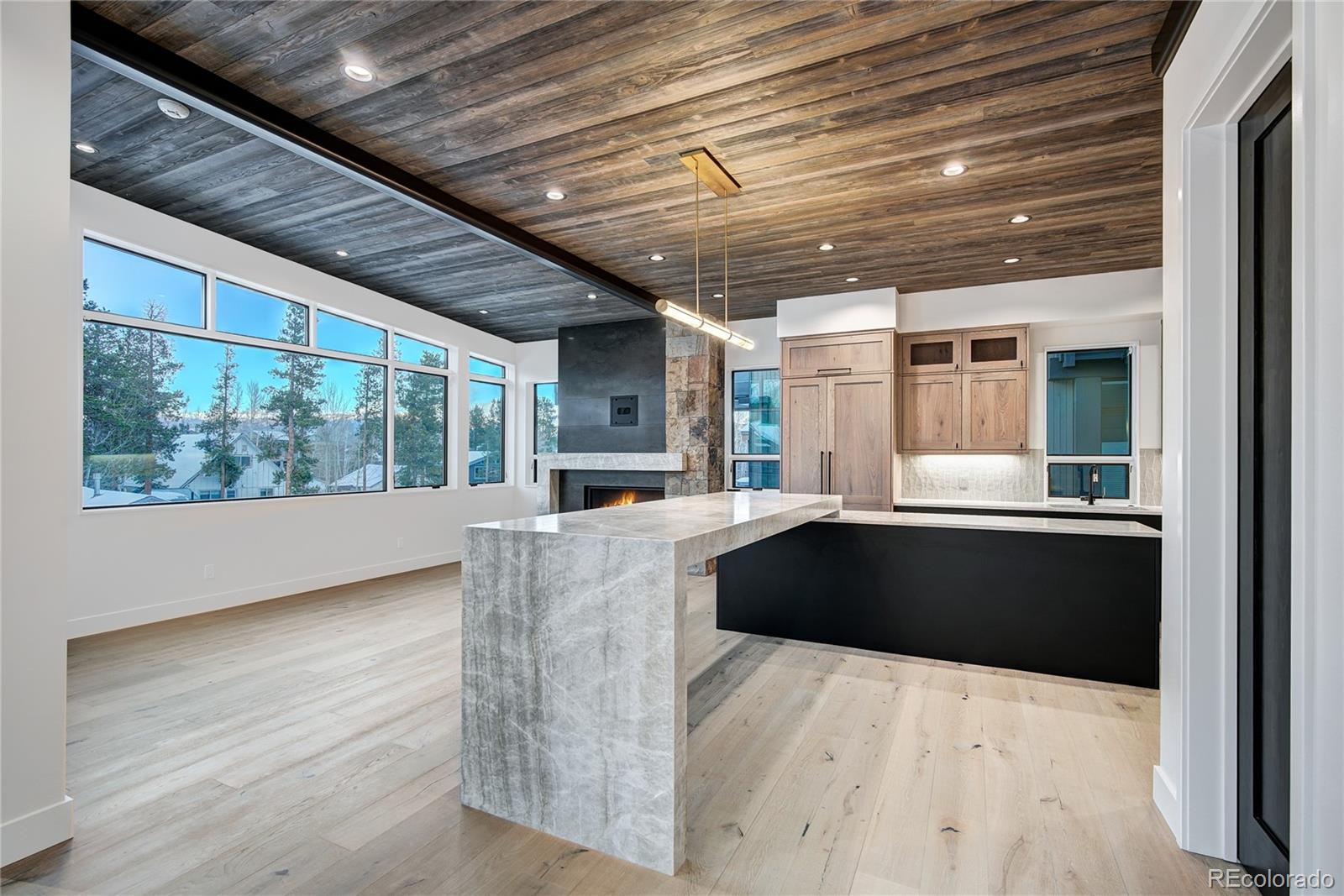 208 Frisco Alley
