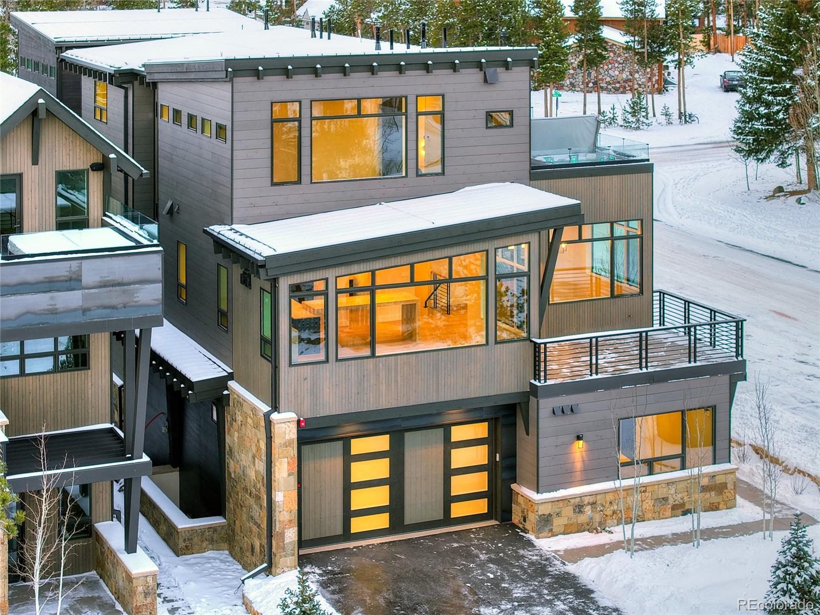 208 Frisco Alley