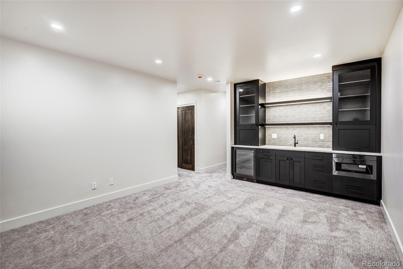 212 Frisco Alley