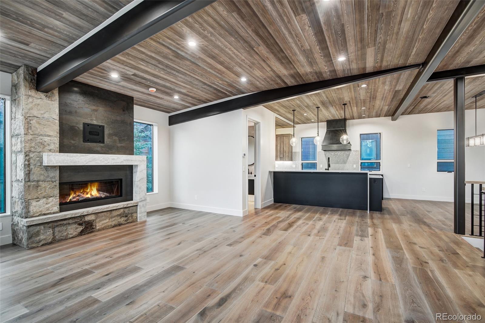212 Frisco Alley