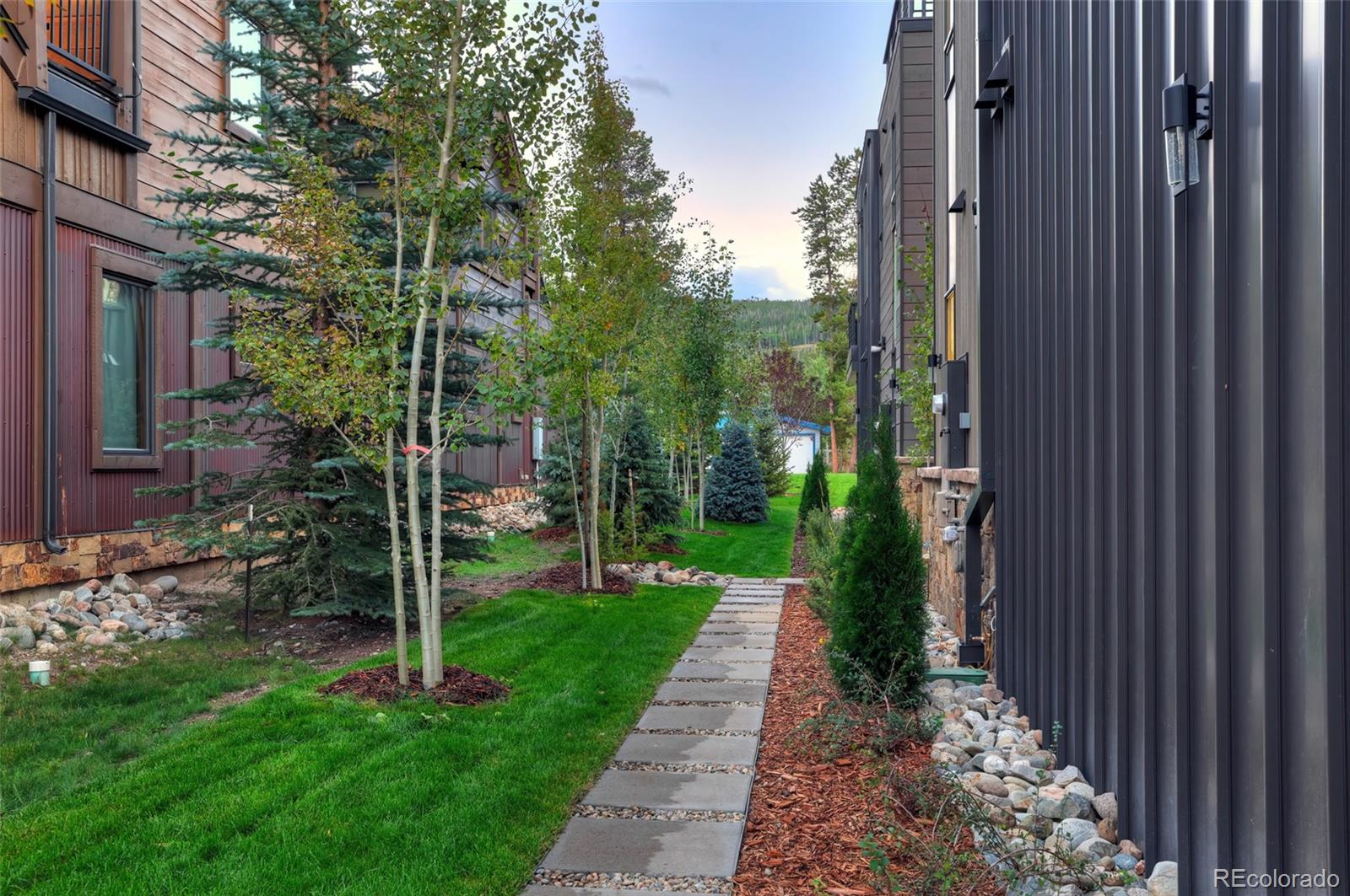 212 Frisco Alley