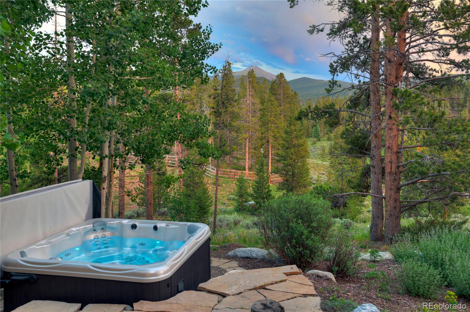 805 Highfield Trail