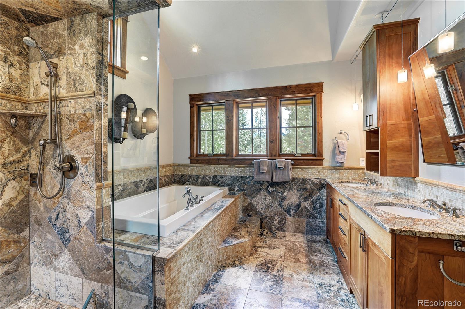 805 Highfield Trail
