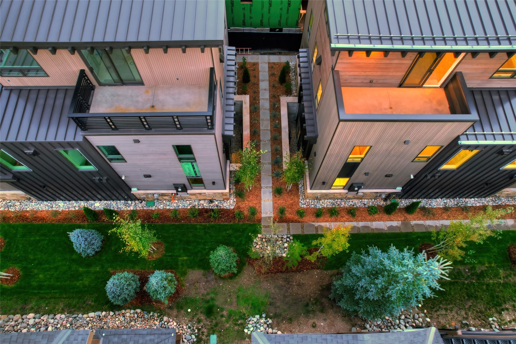 212 Frisco ALLEY