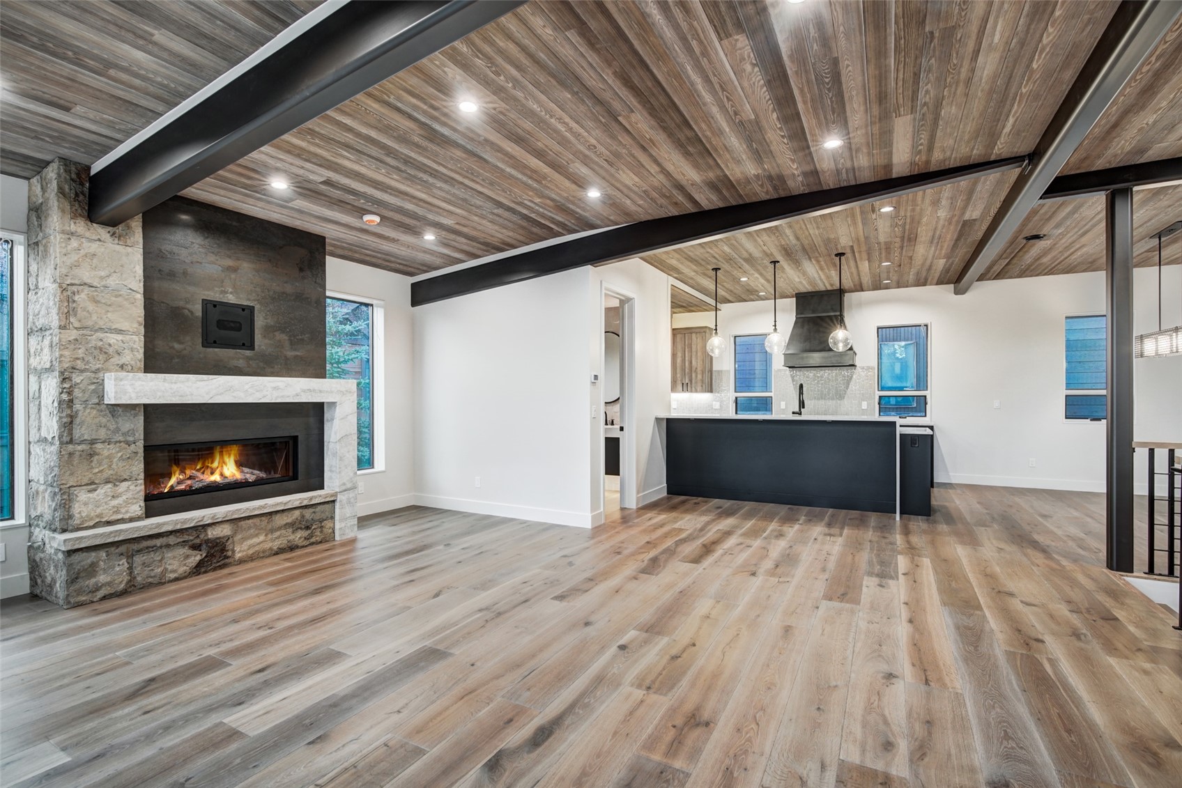 212 Frisco ALLEY
