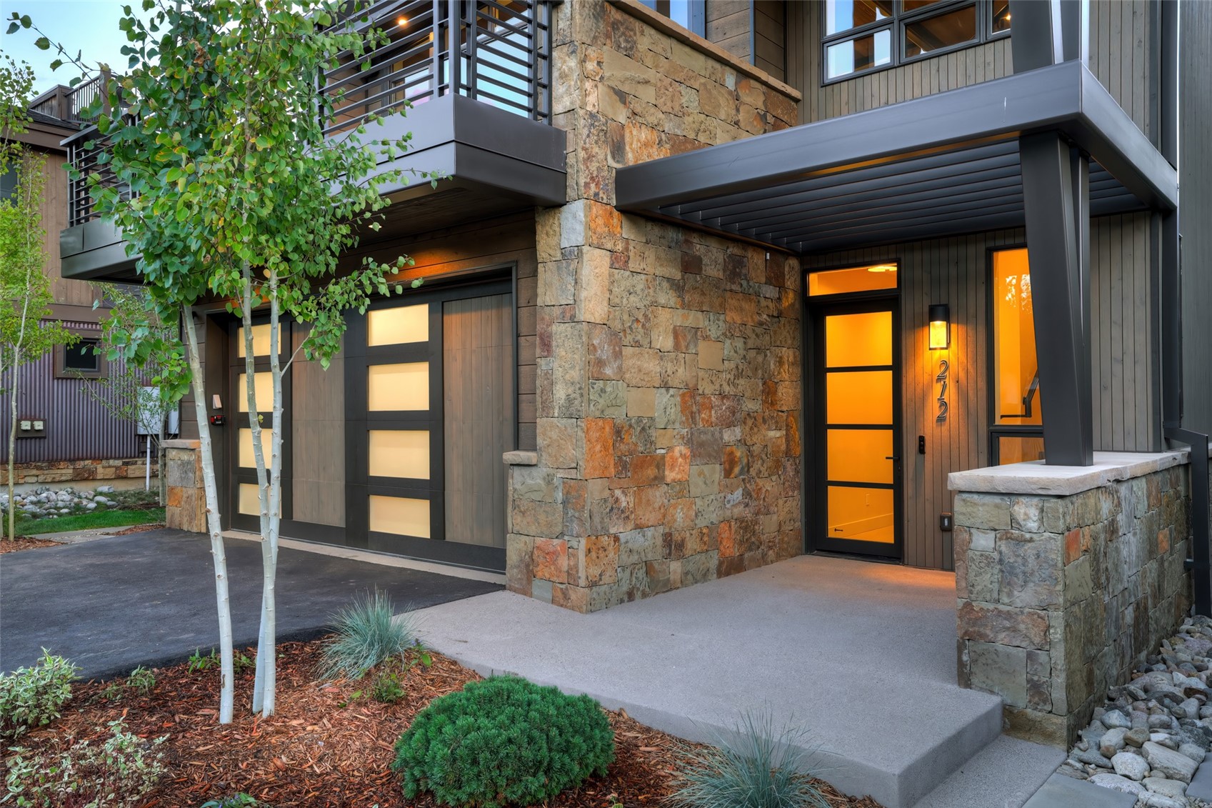 212 Frisco ALLEY