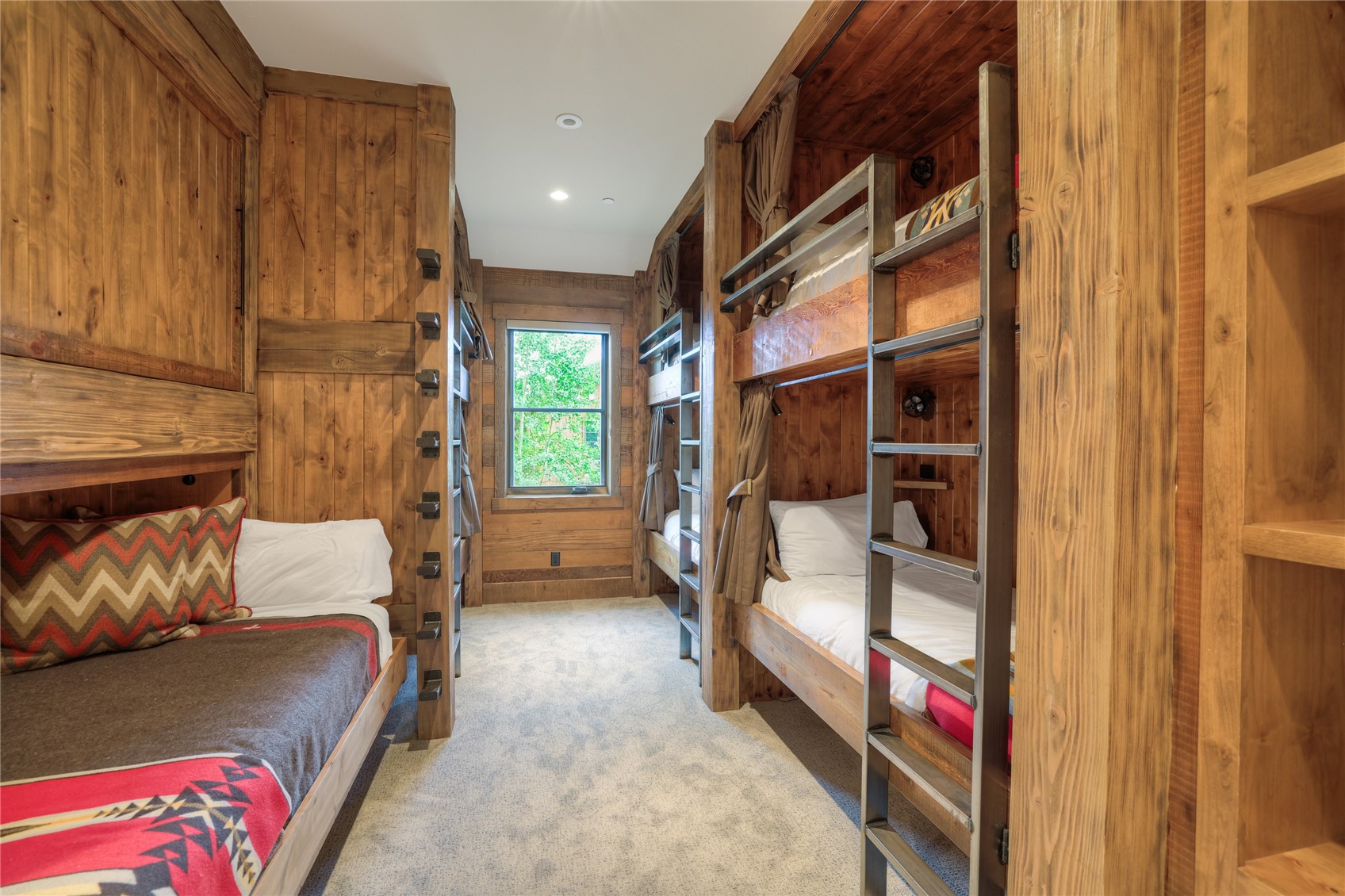 422 Timber Trail ROAD