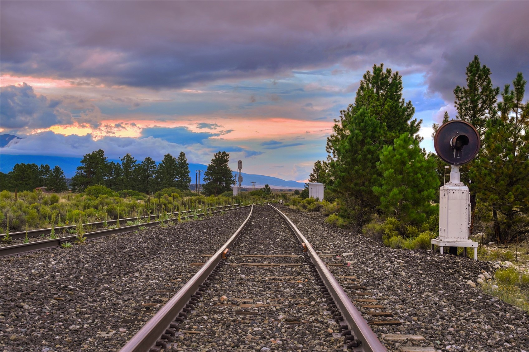 3 Highway 285